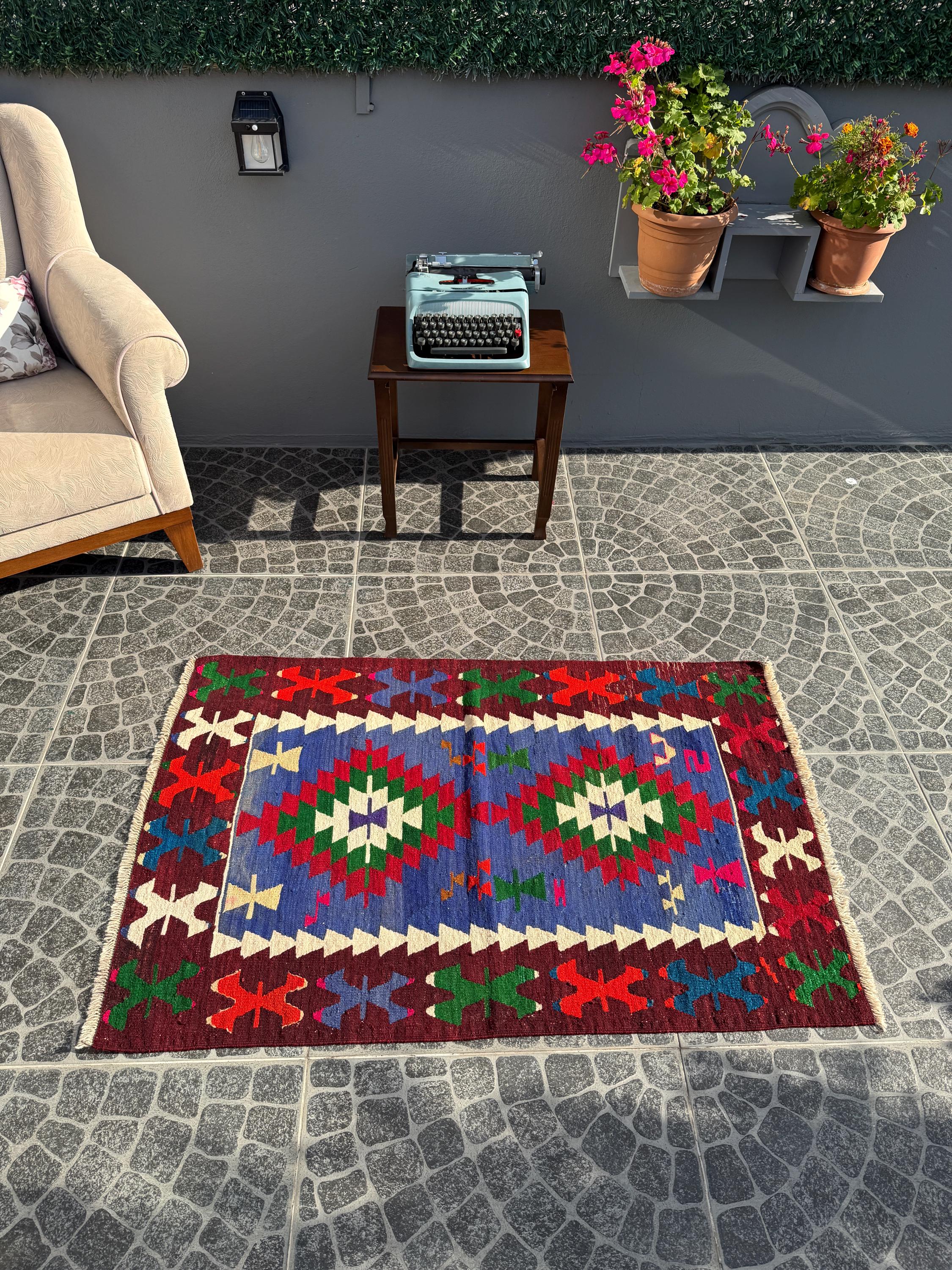 Vintage Turkish Kilim Rug, Handwoven Wool, Bohemian Decor (2.85x4.30 ft)