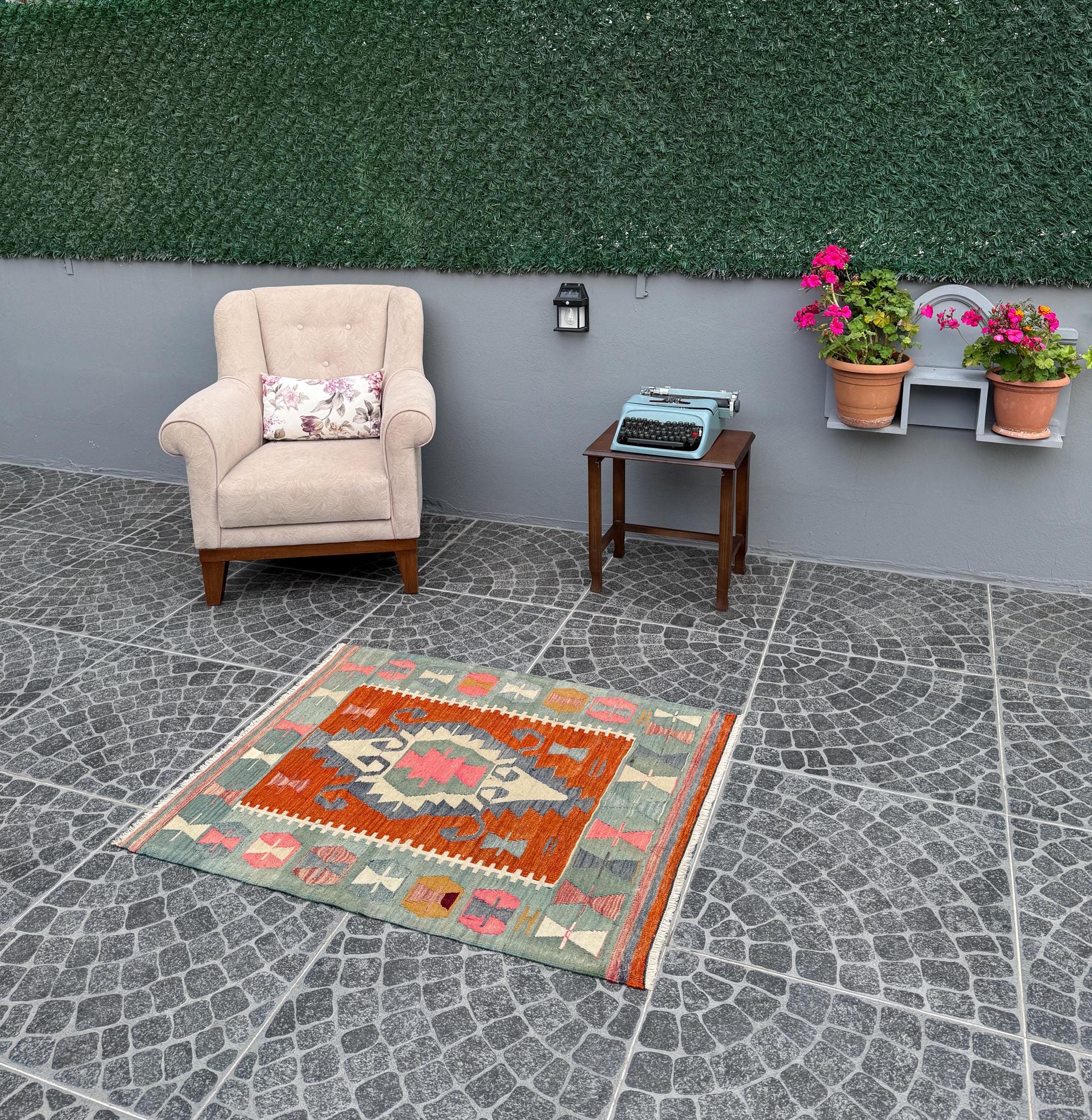 Vintage Turkish Kilim Rug, Handwoven Boho Decor (3.02x3.74 ft)