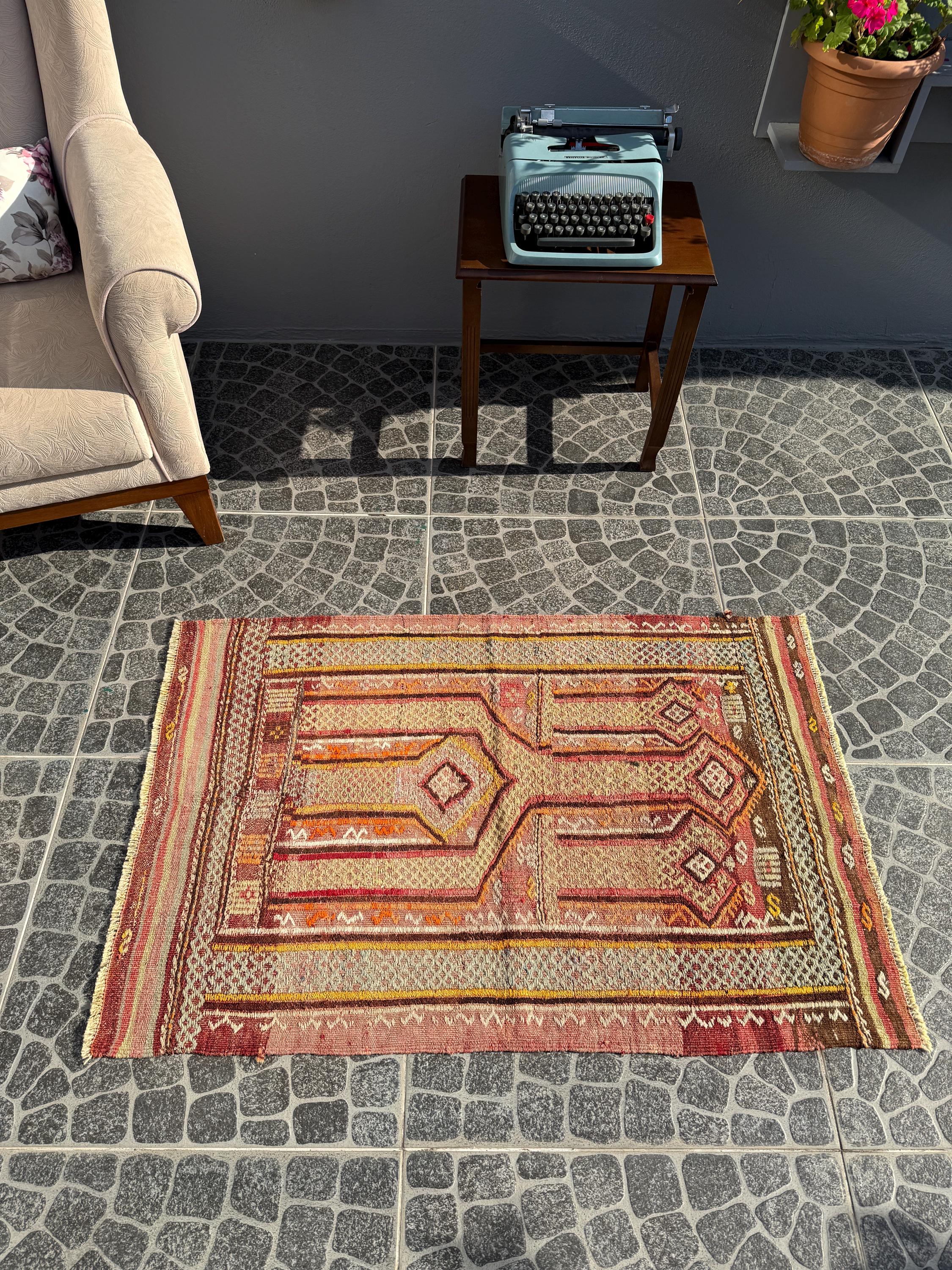 Vintage Handwoven Turkish Kilim Rug, Bohemian Home Decor (2.62x3.94 ft)