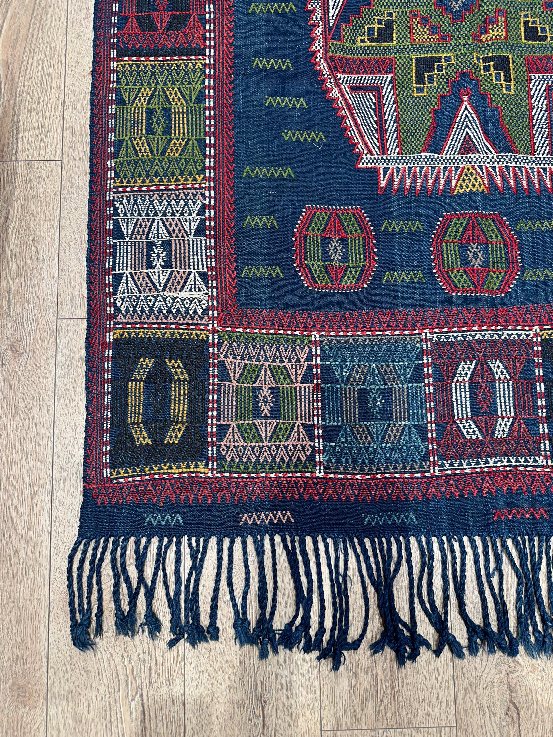 Vintage Turkish Kilim Rug, Handwoven Wool Area Rug (4.20x5.70 ft)