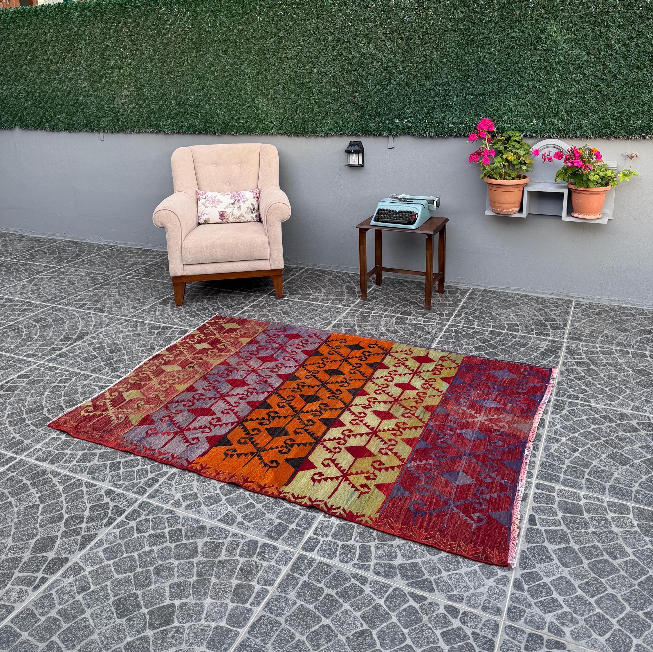 Vintage Turkish Kilim Rug, Boho Decor, Anatolian Muska Design (4.20x6.07 ft)