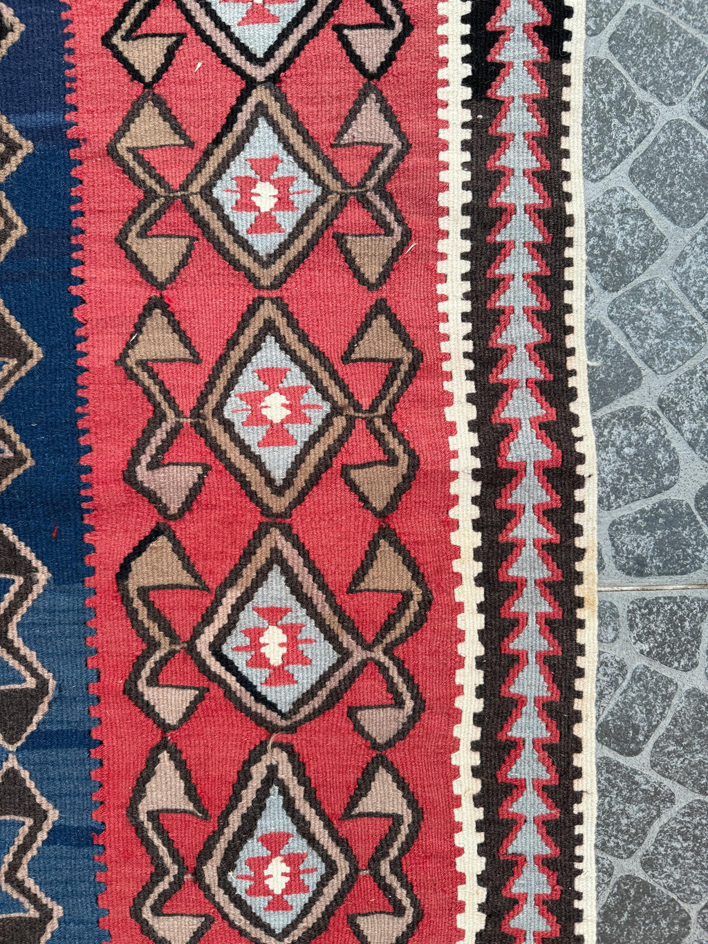 Vintage Handwoven Turkish Kilim Rug, Amulet Star Motifs, 3.44x5.41 ft