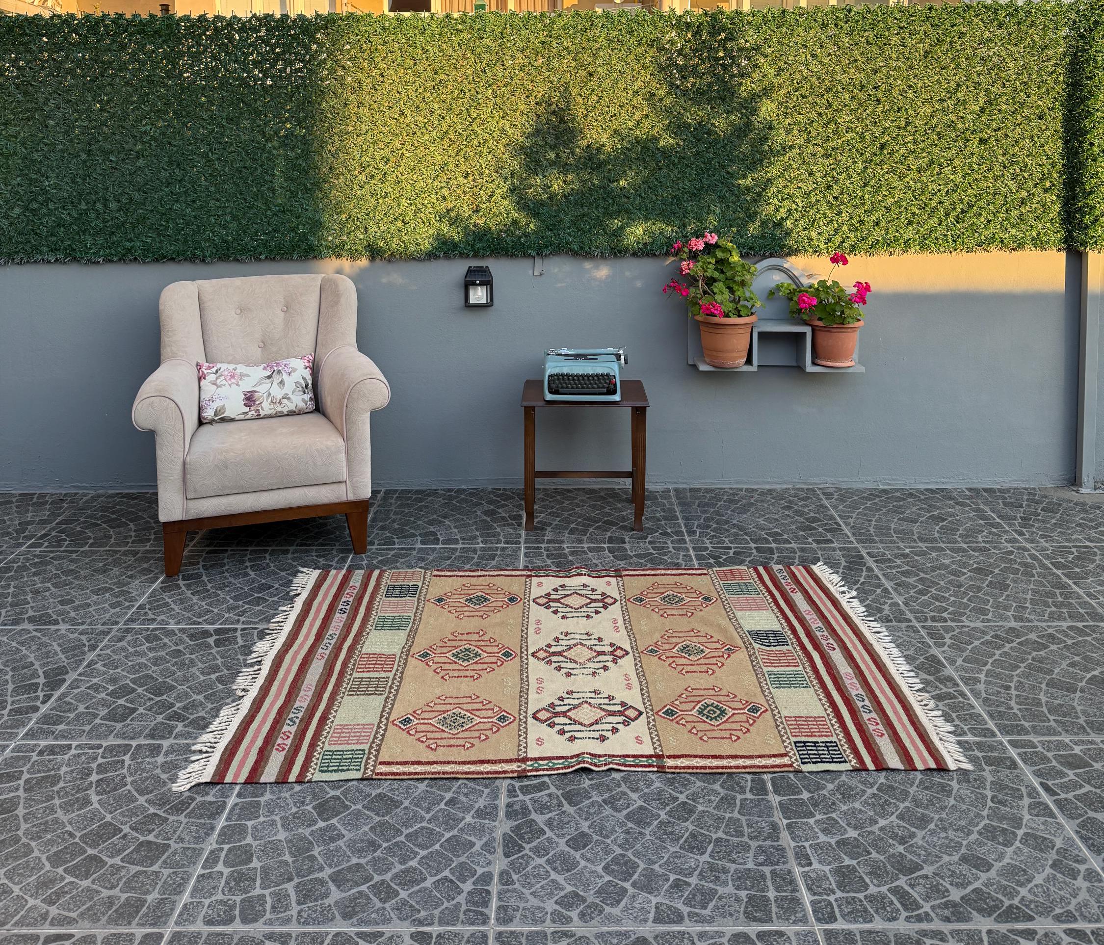 Vintage Turkish Kilim Rug, Handwoven Wool Anatolian Rug, Bohemian Decor (3.67×5.64 ft)