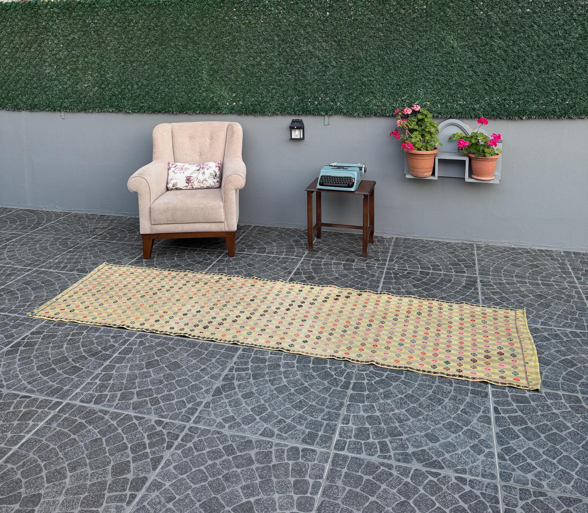 Vintage Turkish Kilim Rug – Cicim Weaving, Scorpion Motif (2.56x9.09 ft)