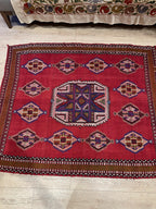 Vintage Turkish Kilim Rug – 4.4x5.9 ft, Handwoven Wool, Tribal Medallion