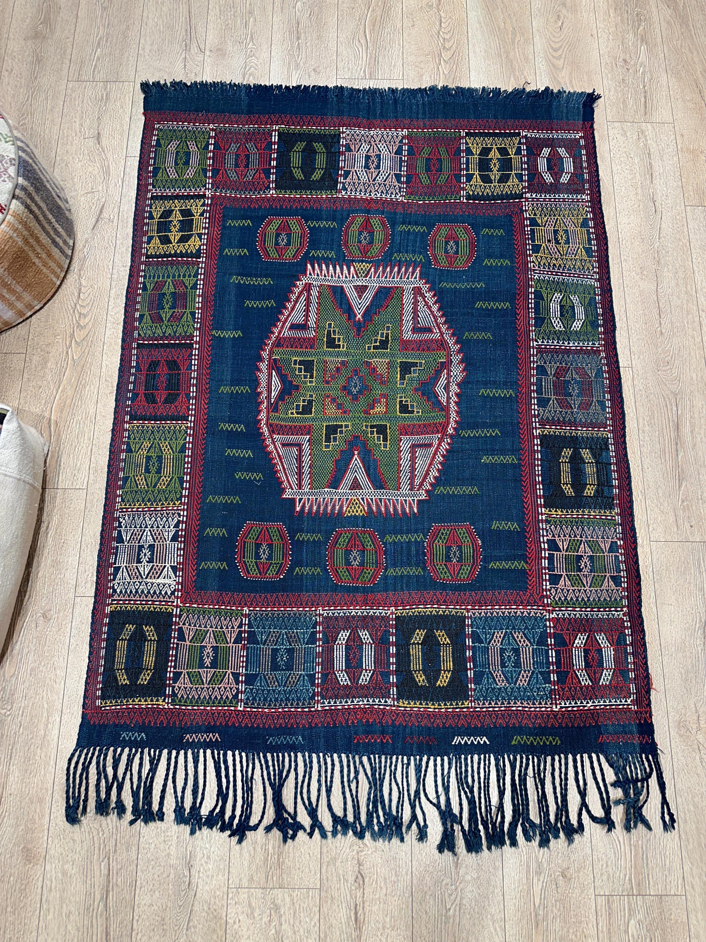 Vintage Turkish Kilim Rug, Handwoven Wool Area Rug (4.20x5.70 ft)