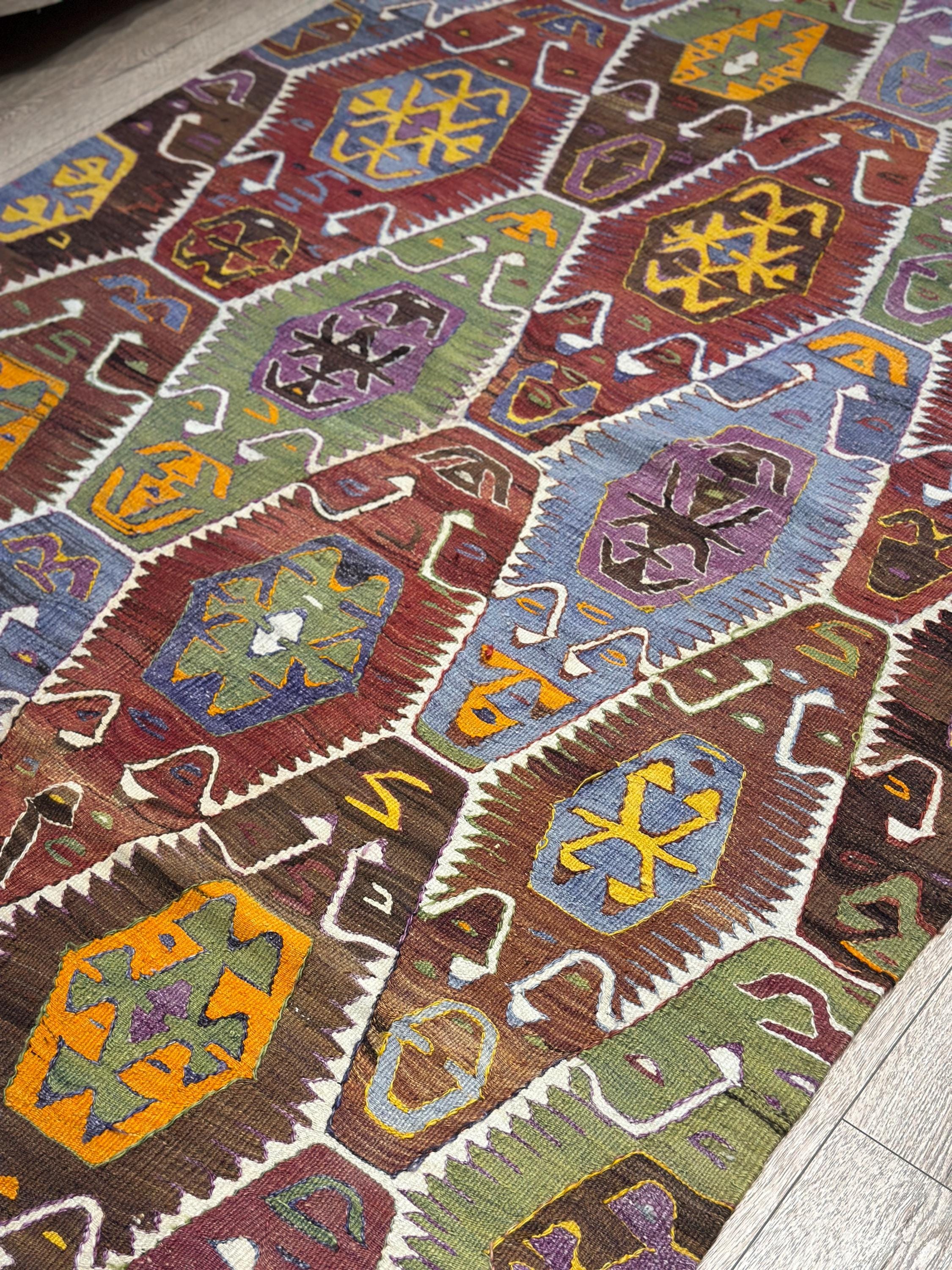 Vintage Turkish Kilim Rug – 4.8 x 8.8 ft, Handwoven Wool, Tribal Geometric Decor