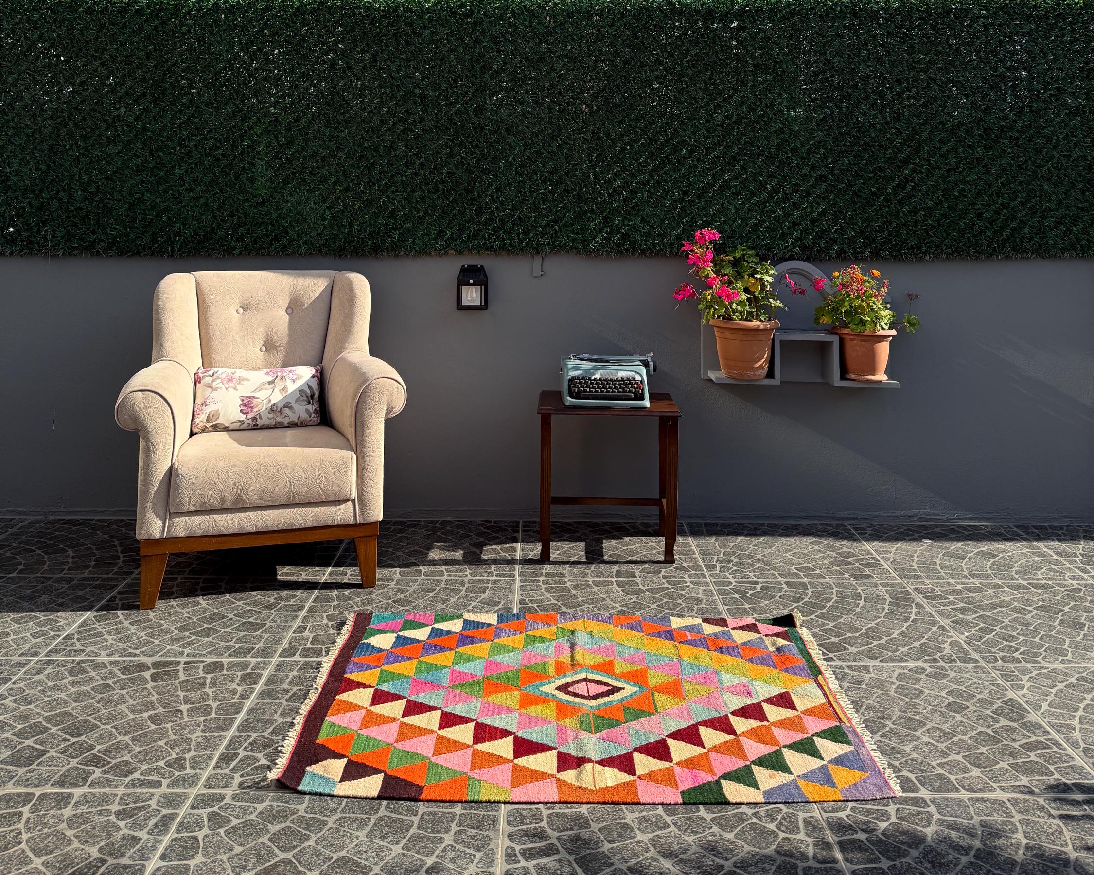 Vintage Turkish Kilim Rug, Handwoven Wool, Bohemian Decor (3.05x3.94 ft)