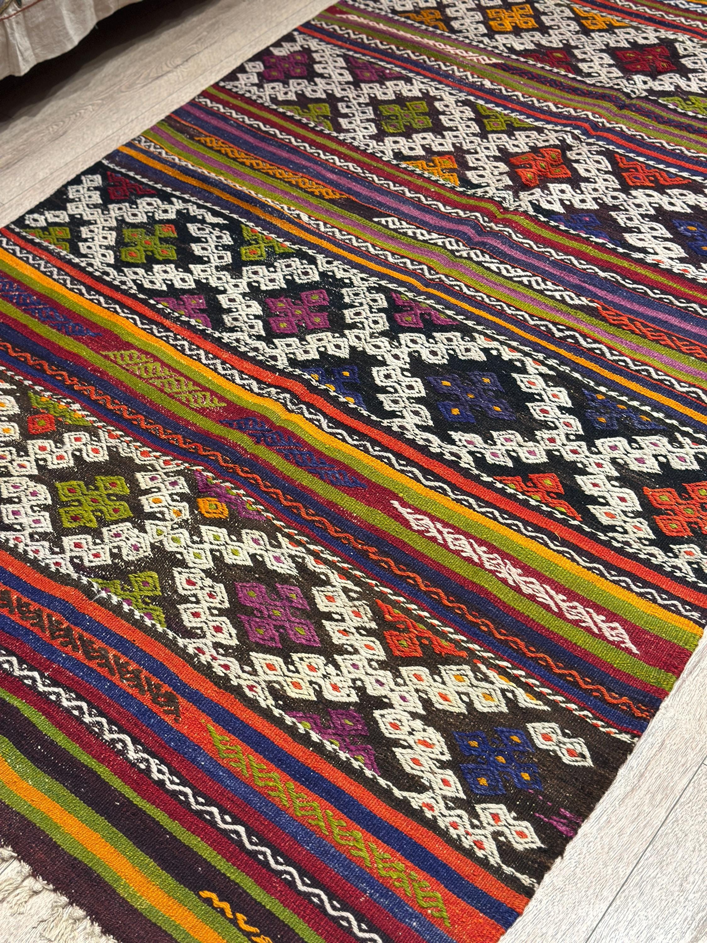 Vintage Turkish Kilim Rug – 4.6 x 7.7 ft, Multicolor Wool Area Rug