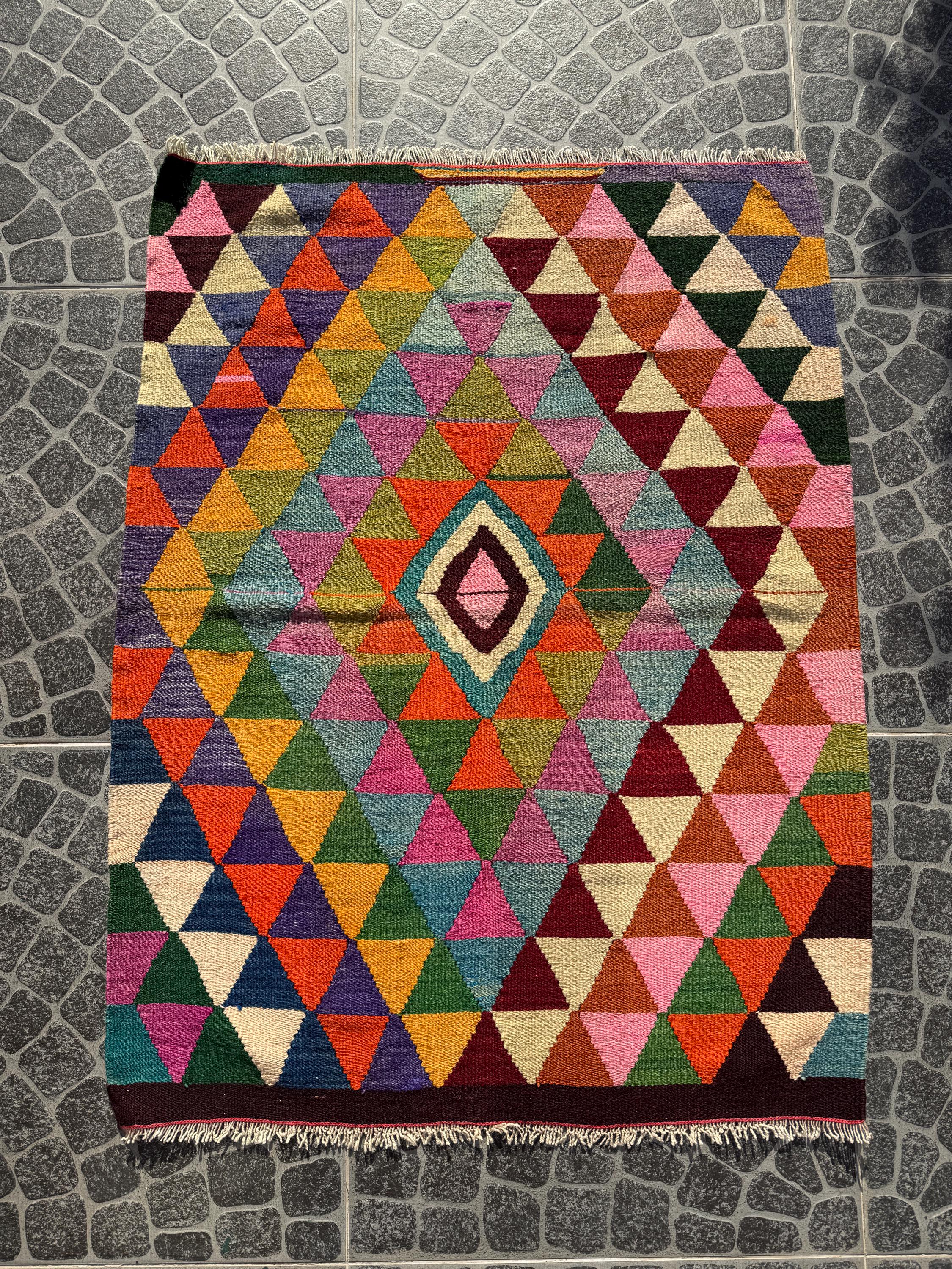 Vintage Turkish Kilim Rug, Handwoven Wool, Bohemian Decor (3.05x3.94 ft)