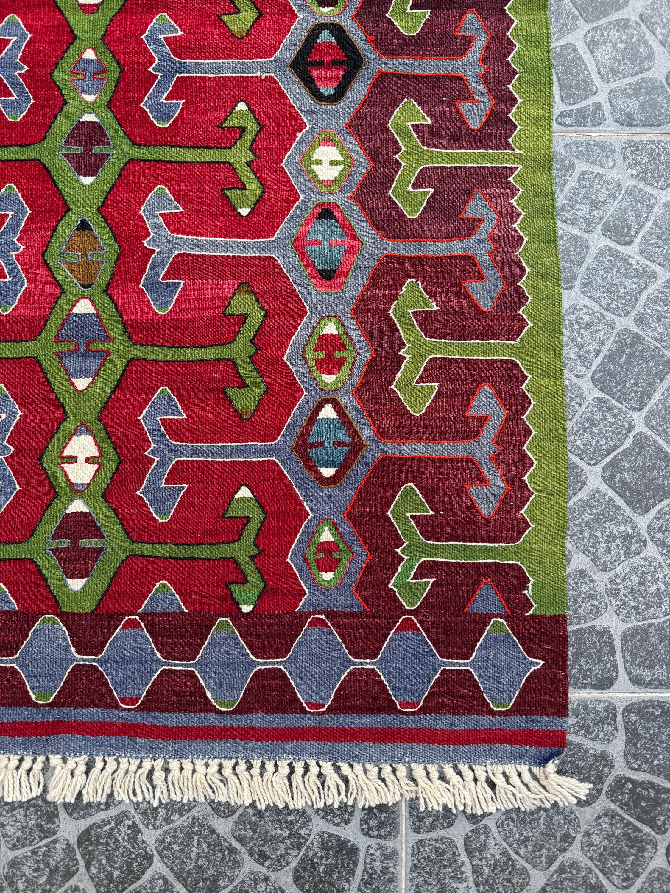 Vintage Turkish Kilim Rug, Handwoven Wool, Bohemian Home Decor (3.38x5.41 ft)