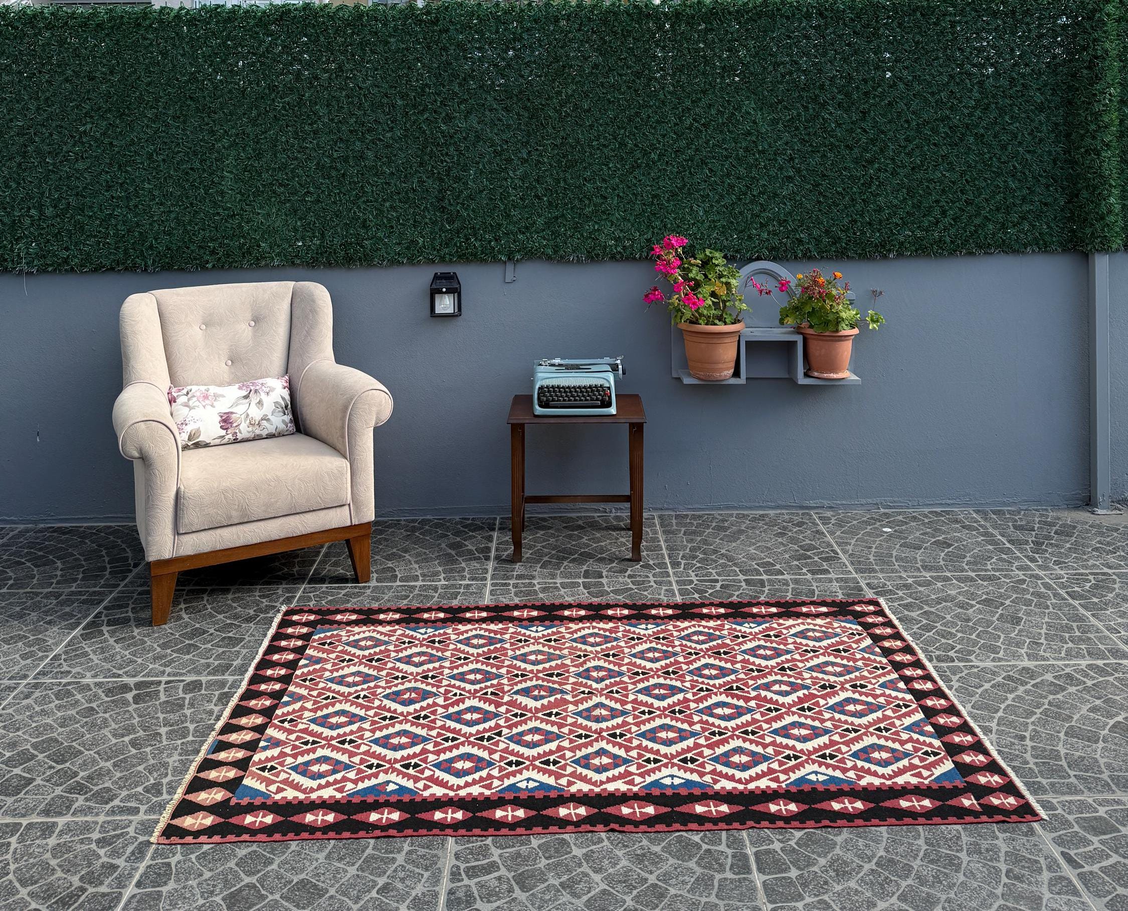 Vintage Turkish Kilim Rug, Handwoven Bohemian Decor (3.64x5.91 ft.)