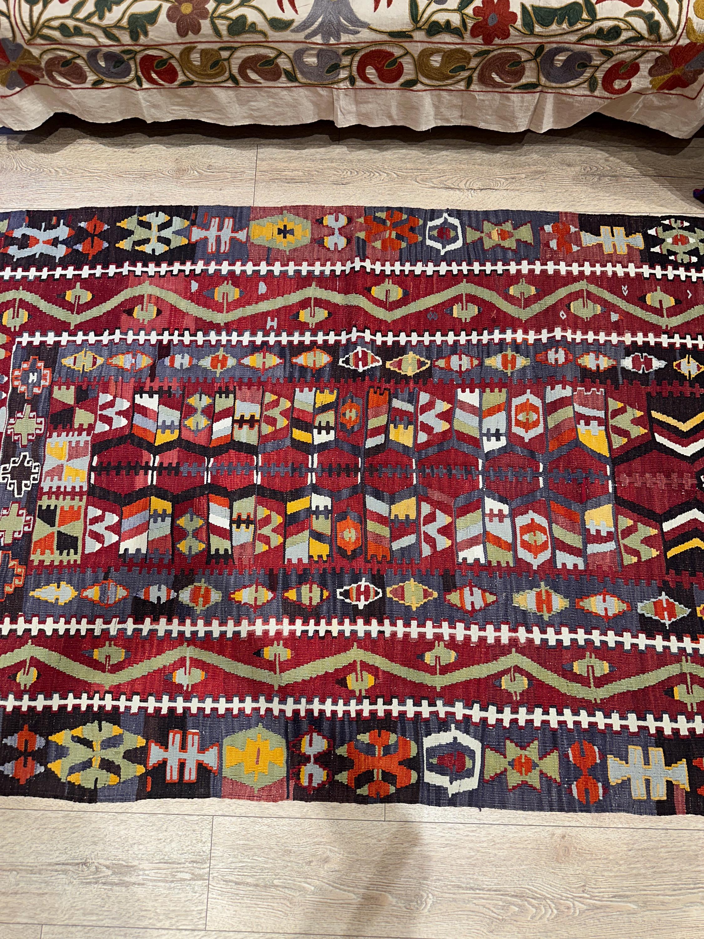 Vintage Turkish Kilim Rug, Handwoven Wool Boho Decor (4.26 x 7.08 ft)