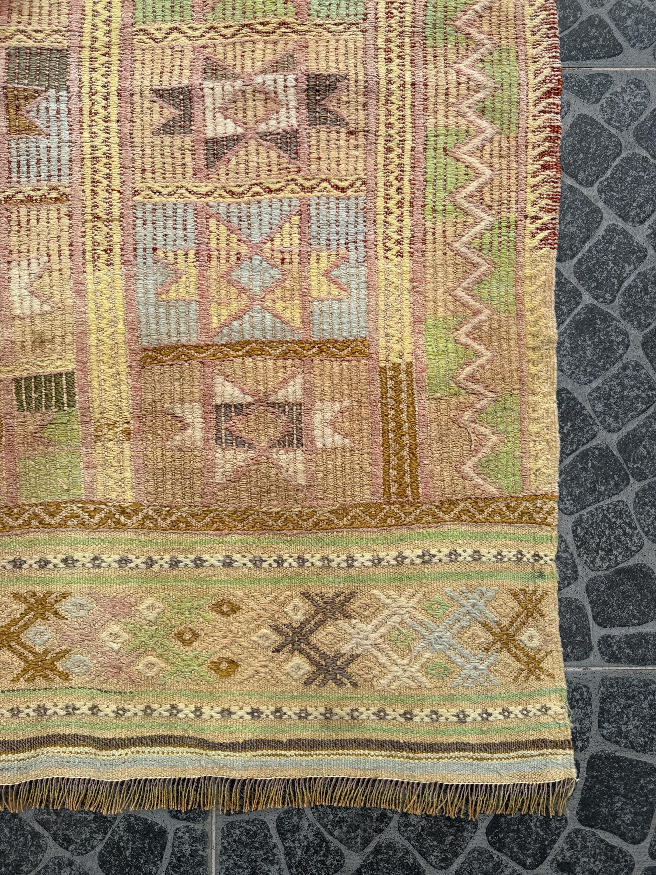 Vintage Turkish Kilim Rug, Handwoven Wool, Boho Decor (3.08x4.46 ft)