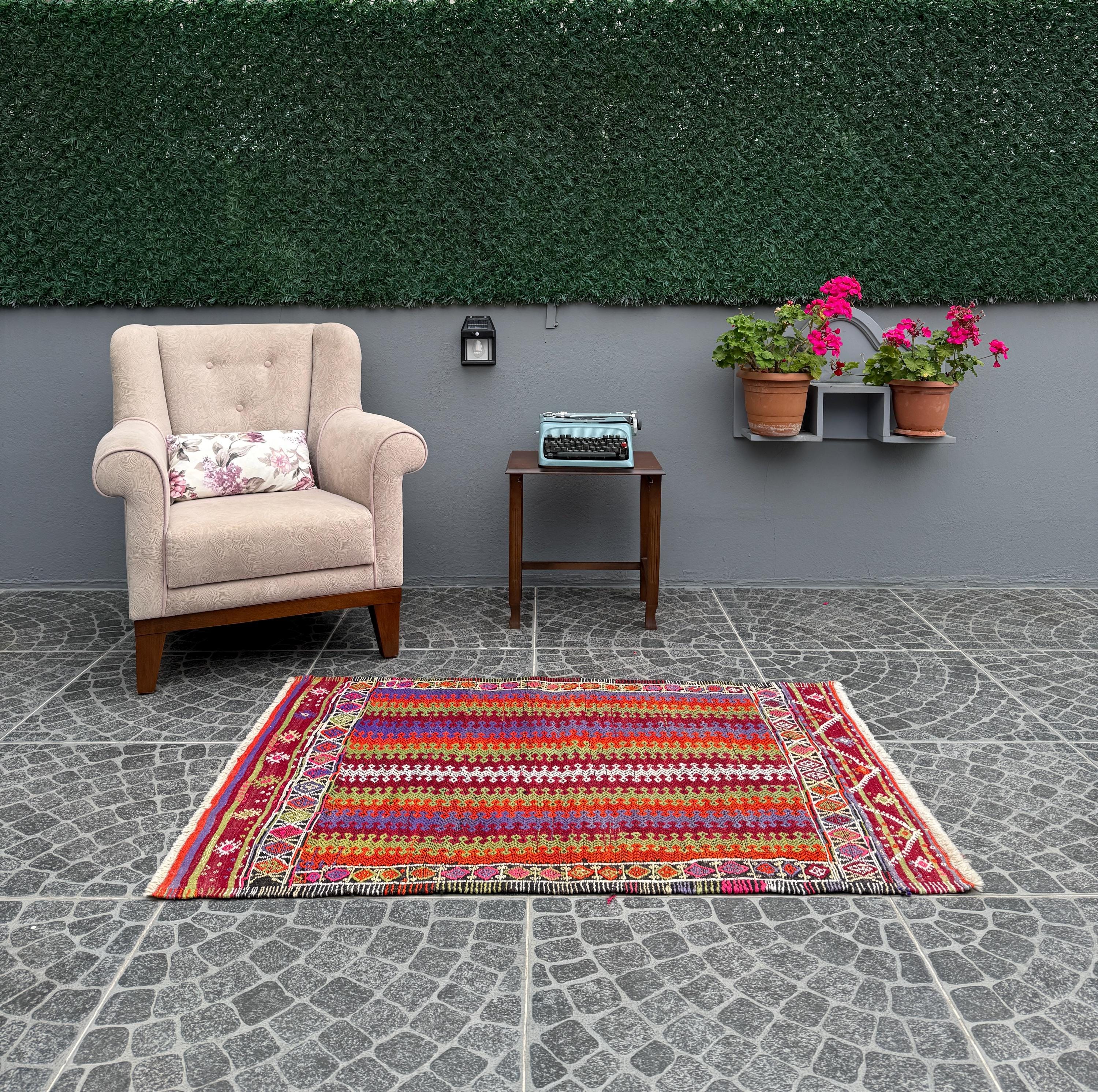 Vintage Turkish Cicim Rug, Handwoven Bohemian Decor (3.11x4.52ft)