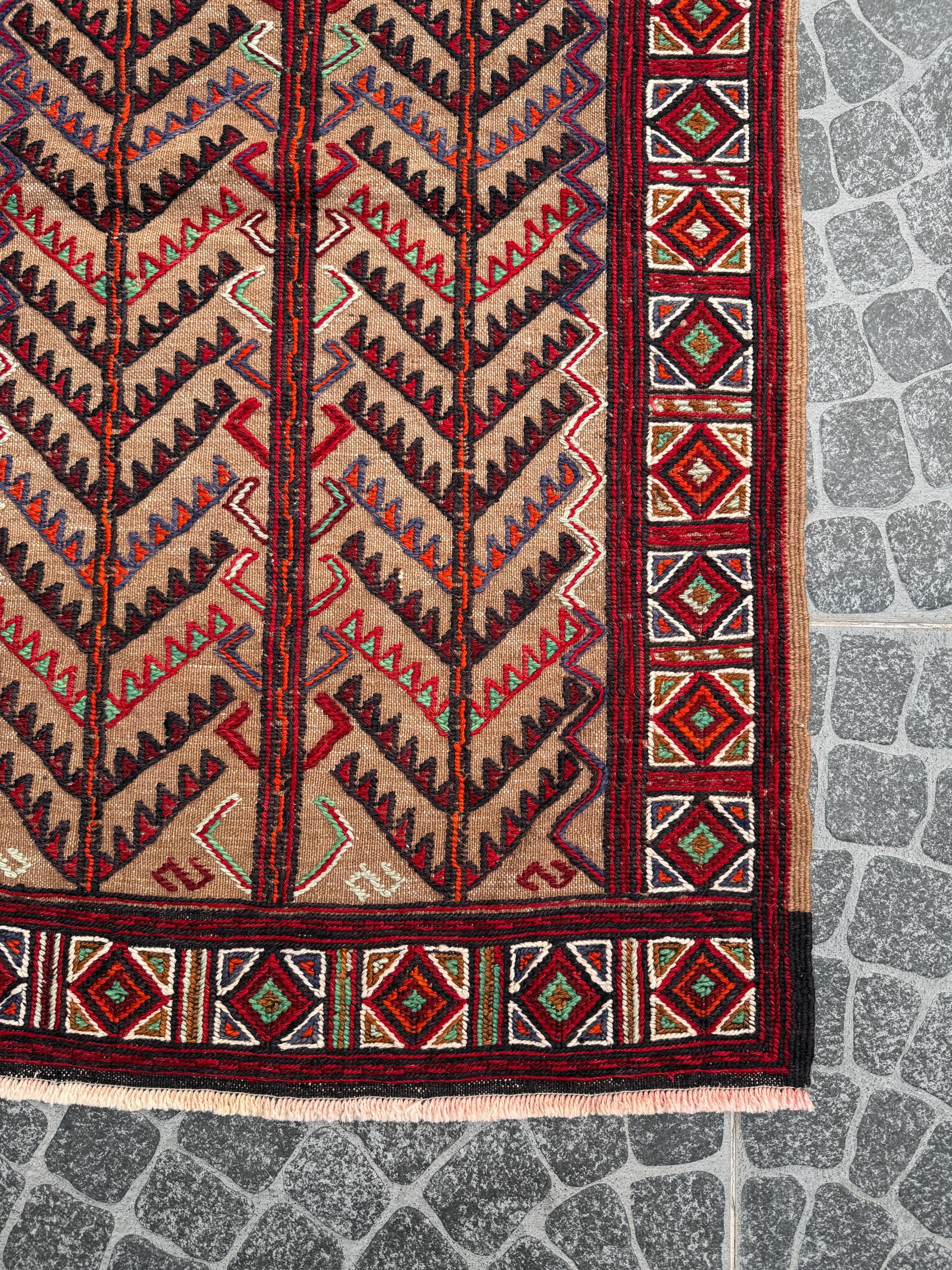 Vintage Turkish Kilim Rug, Handwoven Sumak Rug (2.43x3.97 ft)
