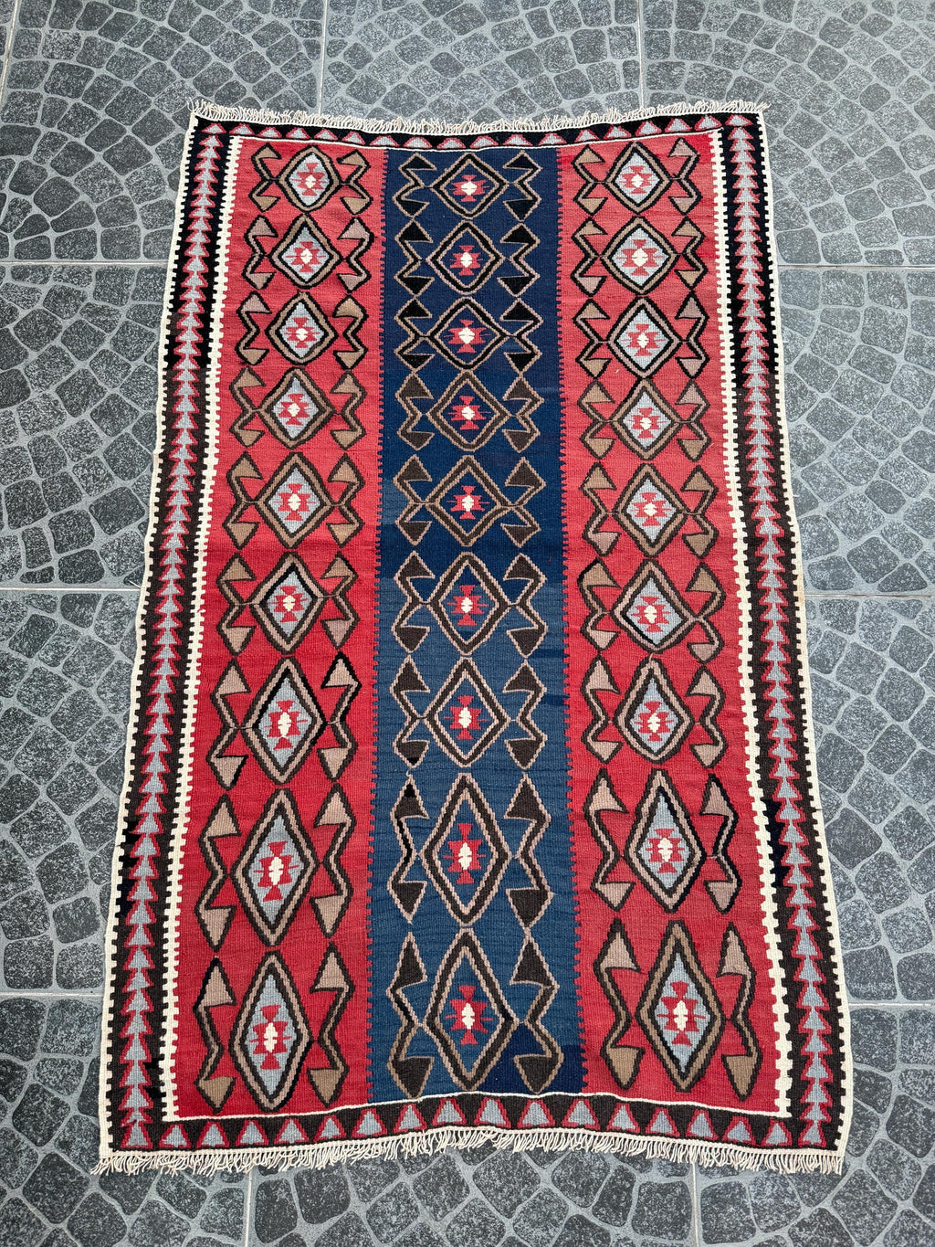 Vintage Handwoven Turkish Kilim Rug, Amulet Star Motifs, 3.44x5.41 ft