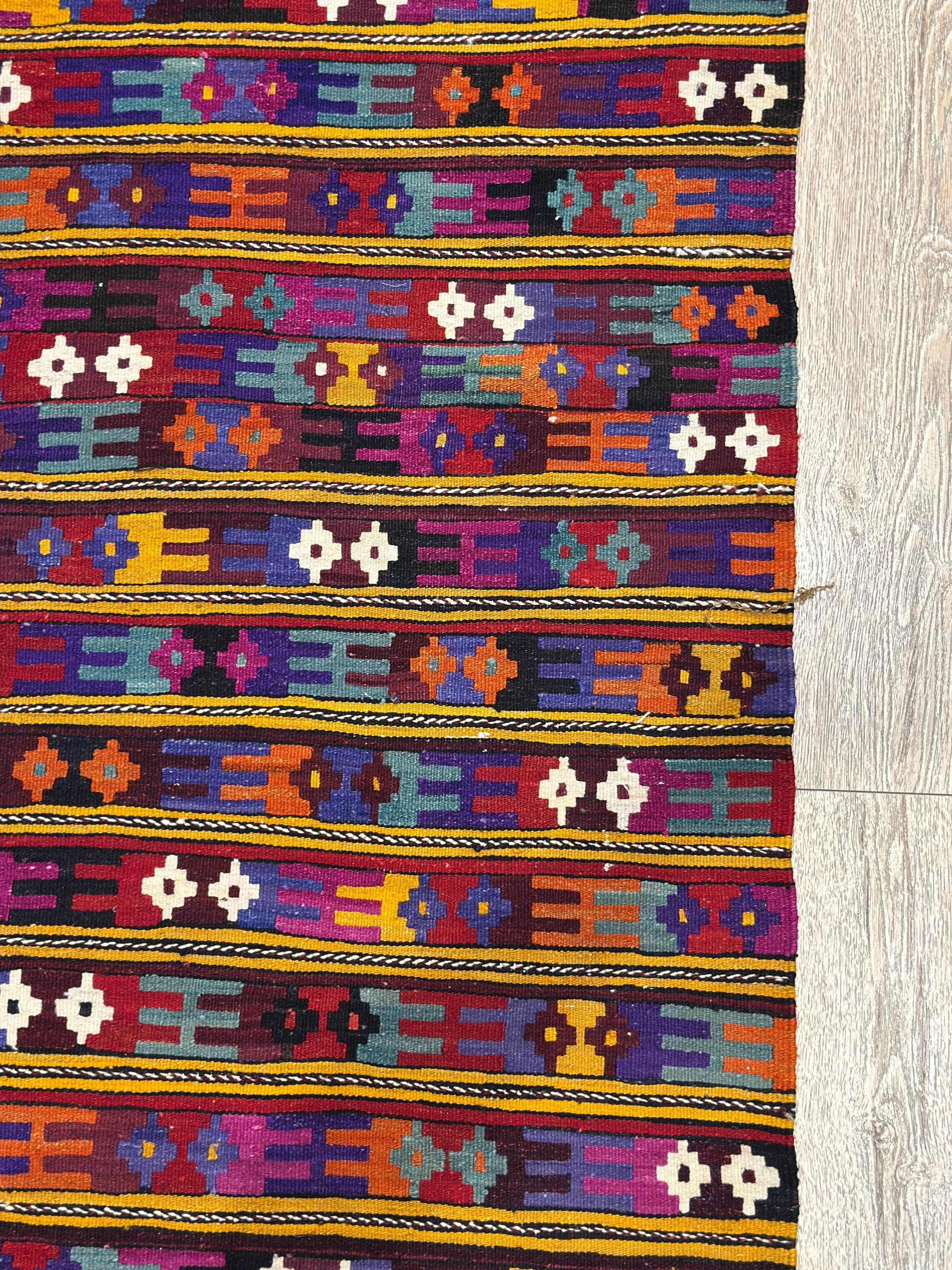 Vintage Turkish Kilim Rug, Handwoven Wool Boho Rug (4.5 x 6.8 ft)