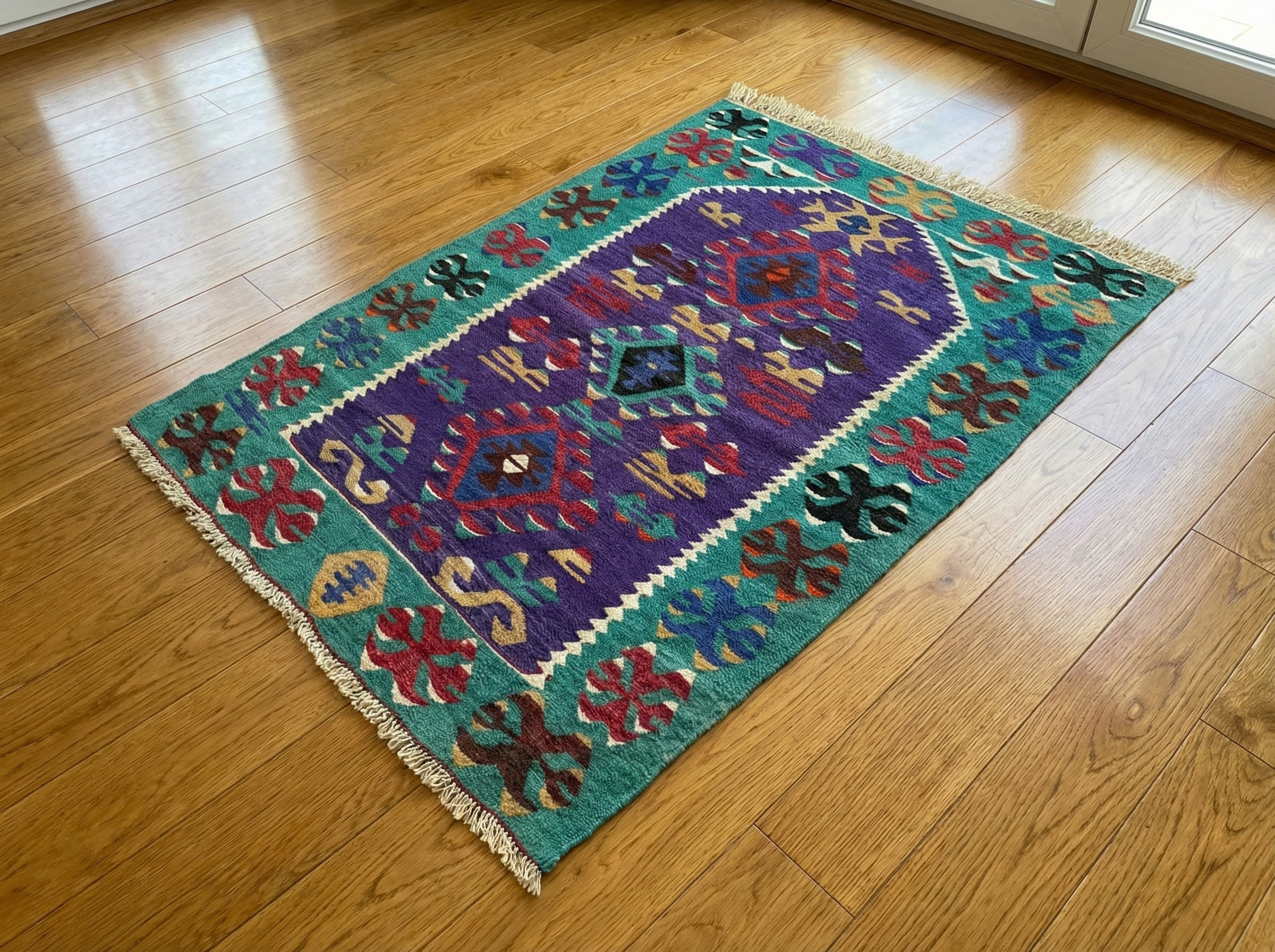 Vintage Turkish Kilim Rug – Handwoven Bohemian Decor (3.28x4.4 ft)