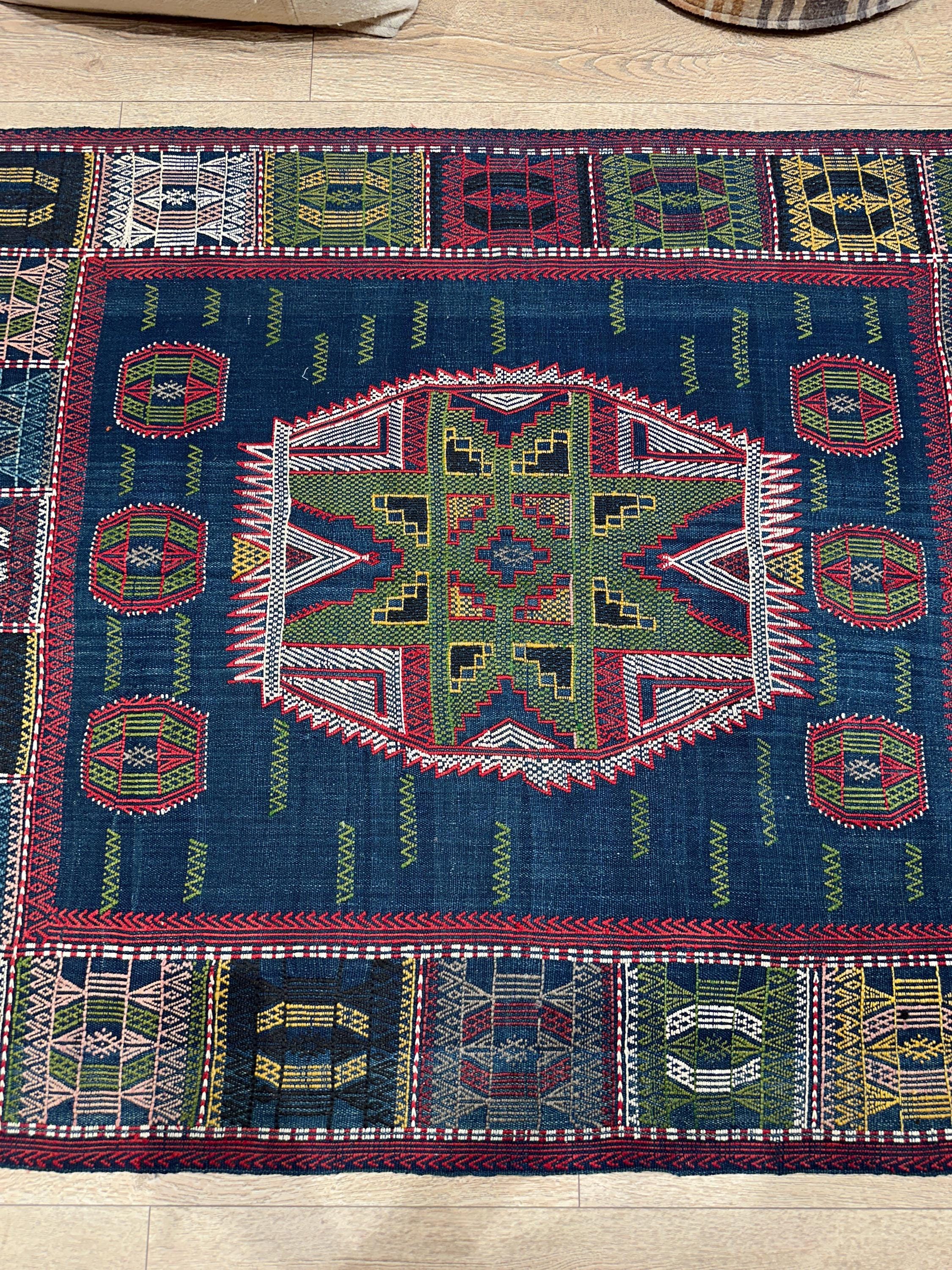 Vintage Turkish Kilim Rug, Handwoven Wool Area Rug (4.20x5.70 ft)