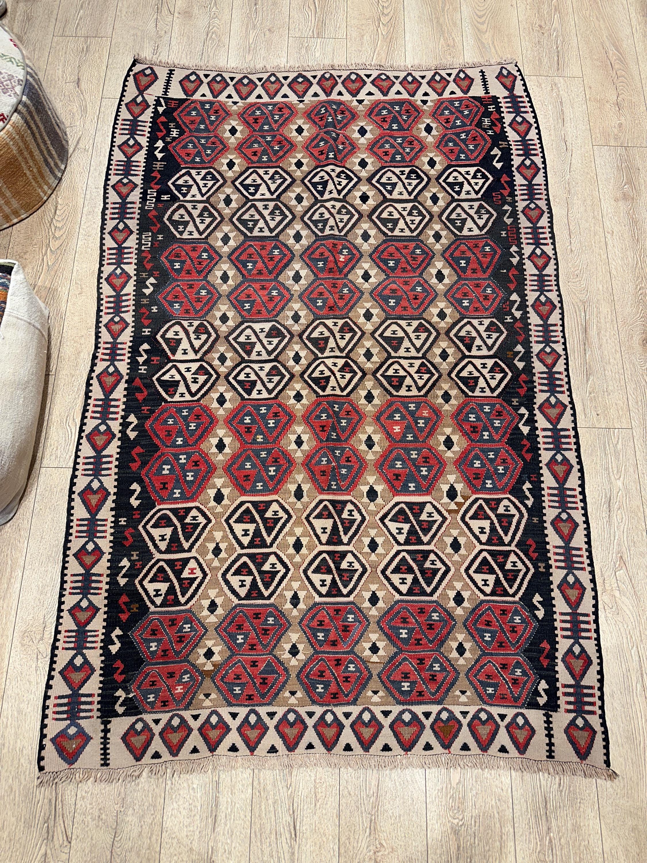 Turkish Kilim Rugs, Rugs for living room, Vintage boho decor rug, Authentic Vintage Rug, Unique Rugs, Vintage Area Rugs  - 4.2 x 6.6 ft