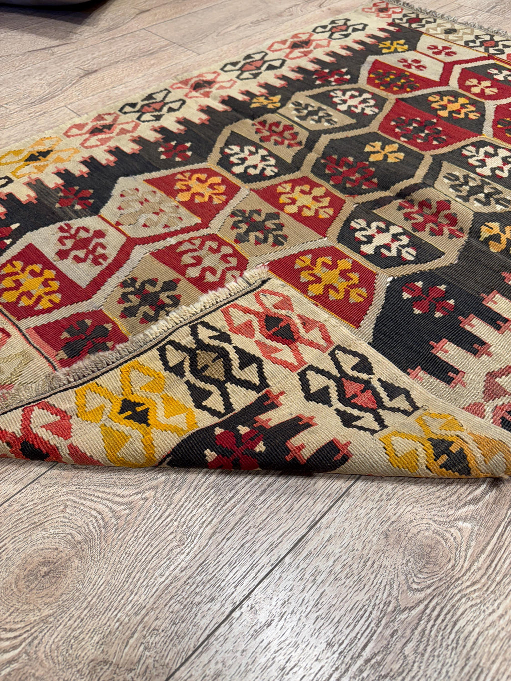 Vintage Turkish Kilim Rug, Handwoven Wool Medallion Rug (2.7 × 3.9 ft)