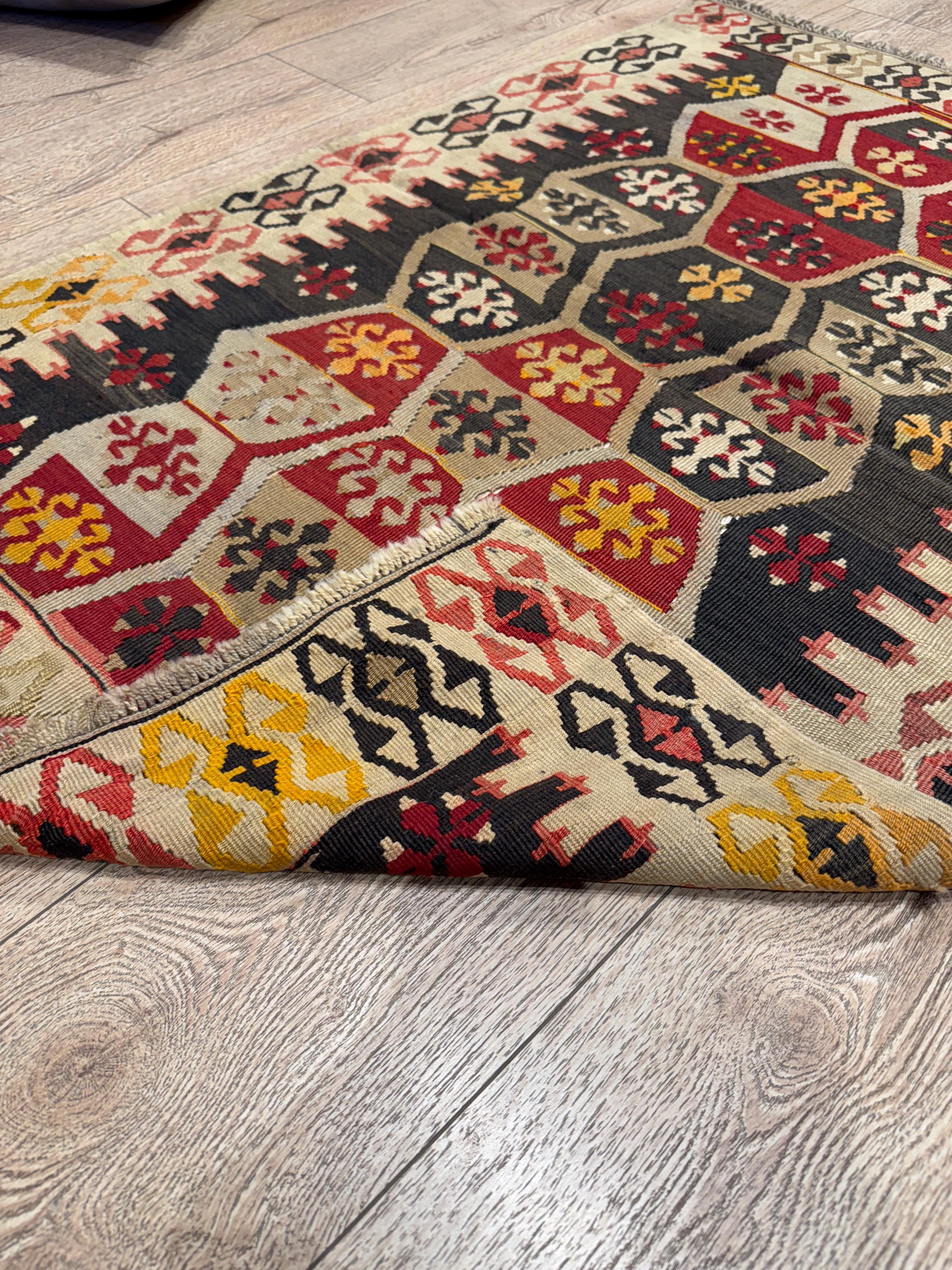 Vintage Turkish Kilim Rug, Handwoven Wool Medallion Rug (2.7 × 3.9 ft)