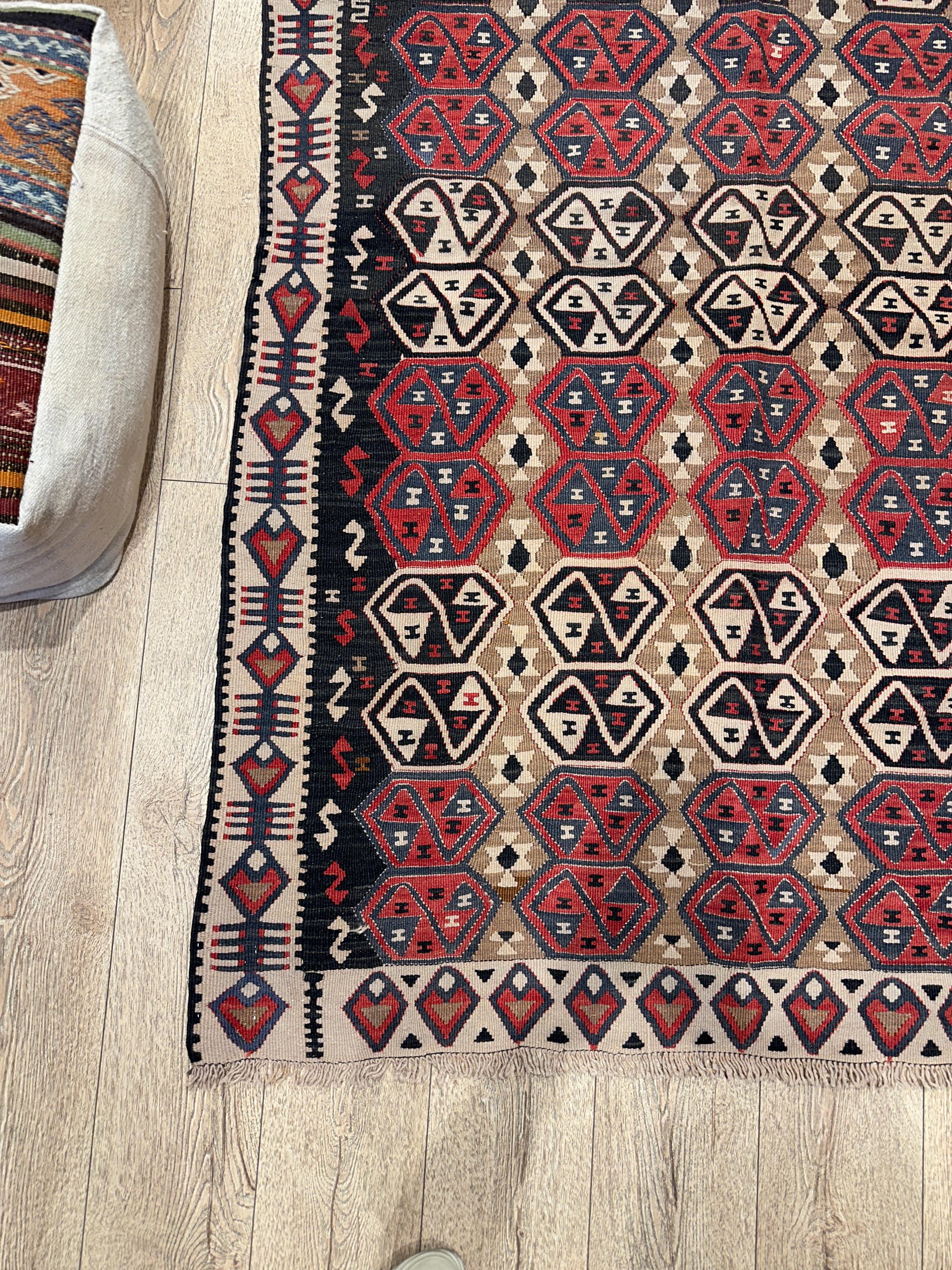 Turkish Kilim Rugs, Rugs for living room, Vintage boho decor rug, Authentic Vintage Rug, Unique Rugs, Vintage Area Rugs  - 4.2 x 6.6 ft