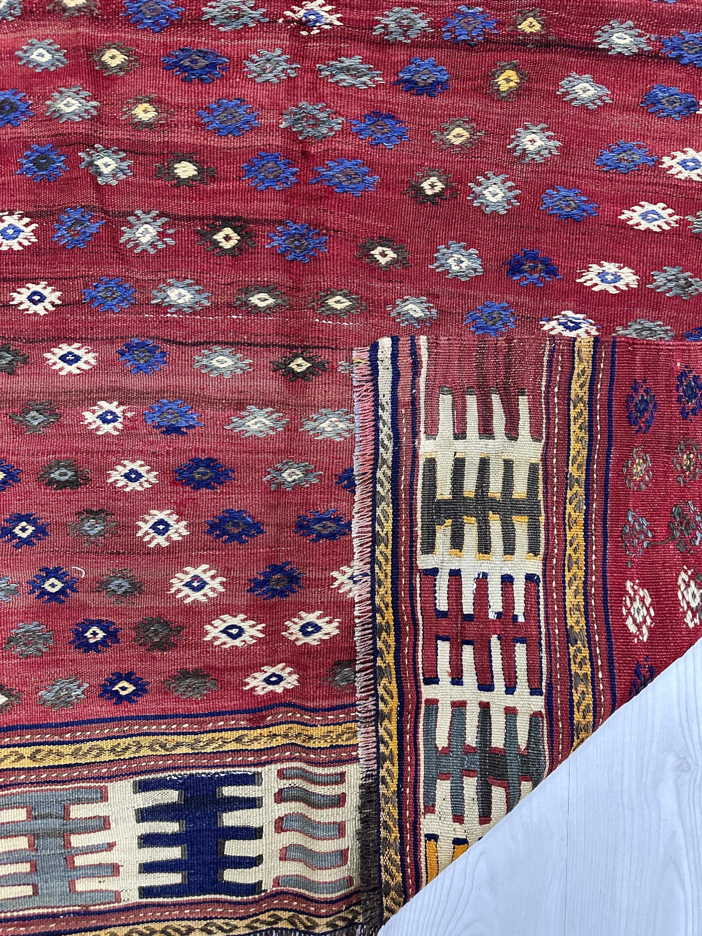 Vintage Turkish Kilim Rug – Handwoven Wool Carpet, 4.59x5.84 ft