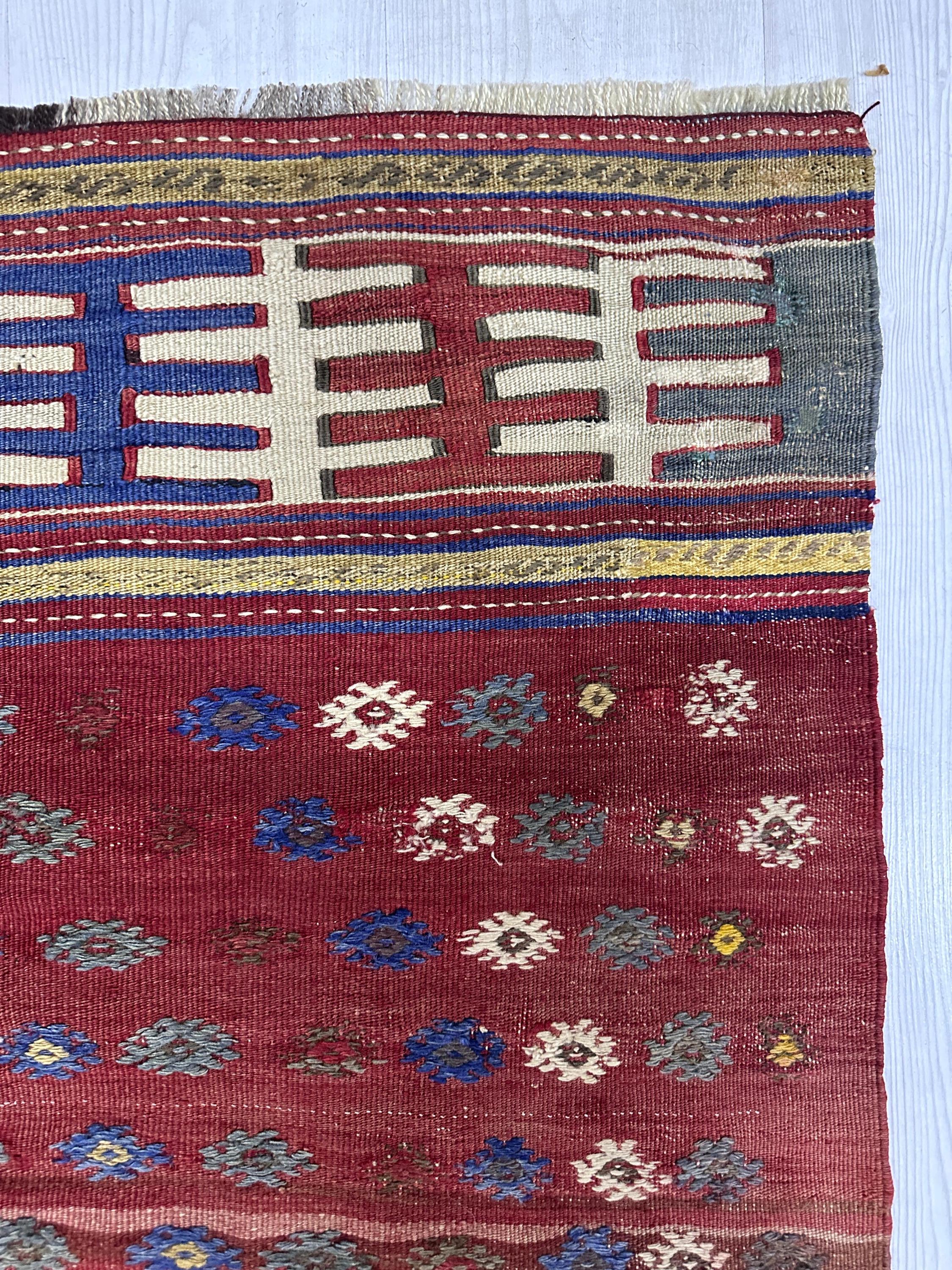 Vintage Turkish Kilim Rug – Handwoven Wool Carpet, 4.59x5.84 ft