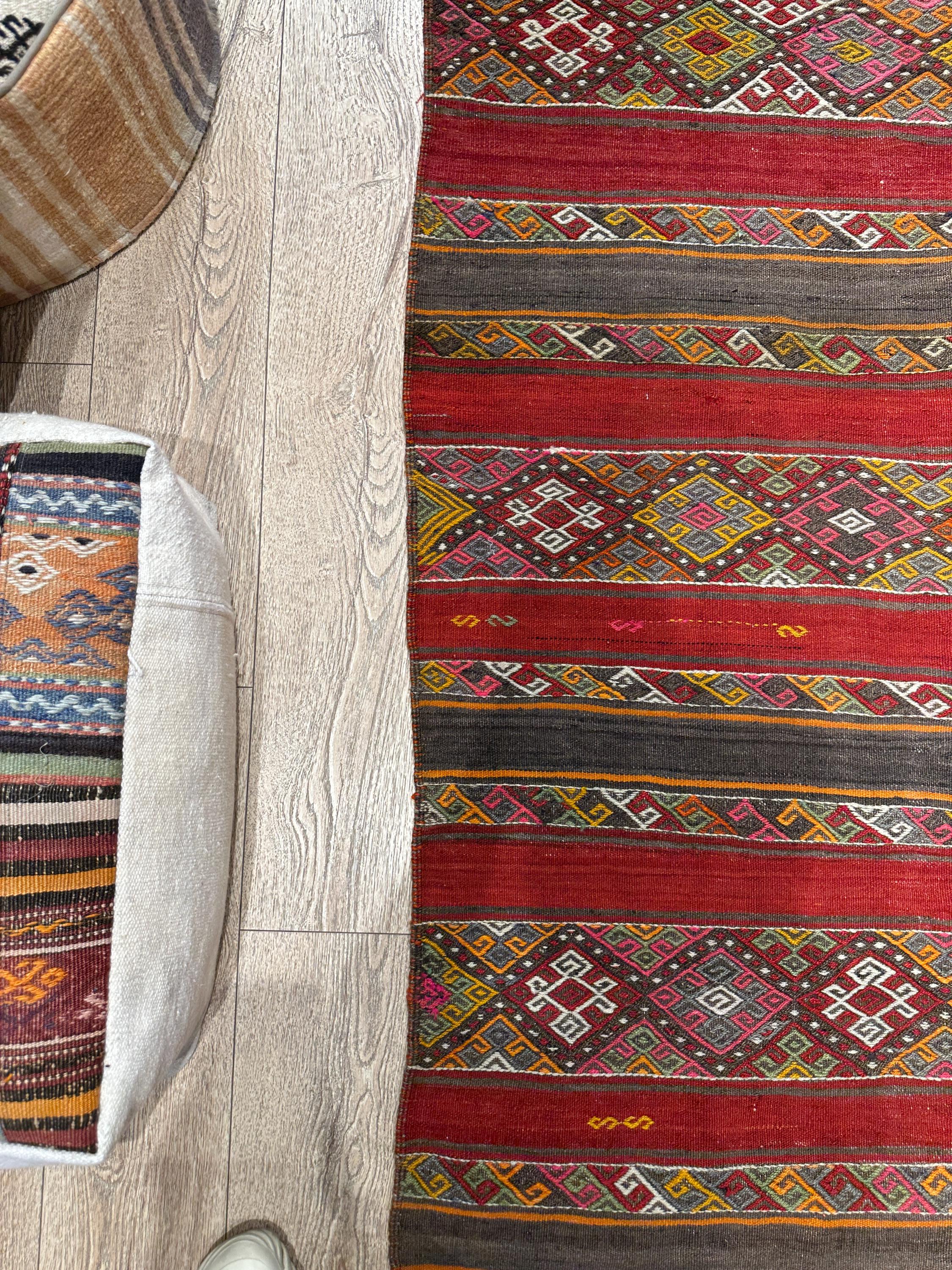 Vintage Turkish Kilim Rug – Handwoven Wool, Tribal Boho Decor (4.2 x 6.5 ft)