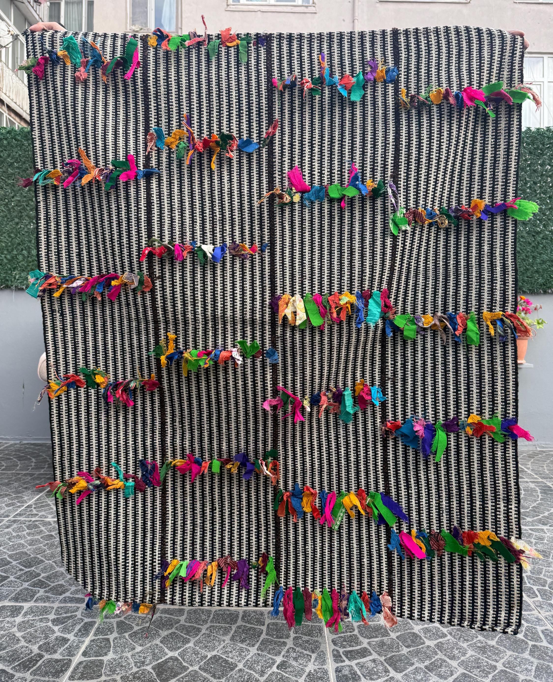 Vintage Turkish Kilim Rug: Handwoven Wool Filikli Style (3.74x4.49 ft)