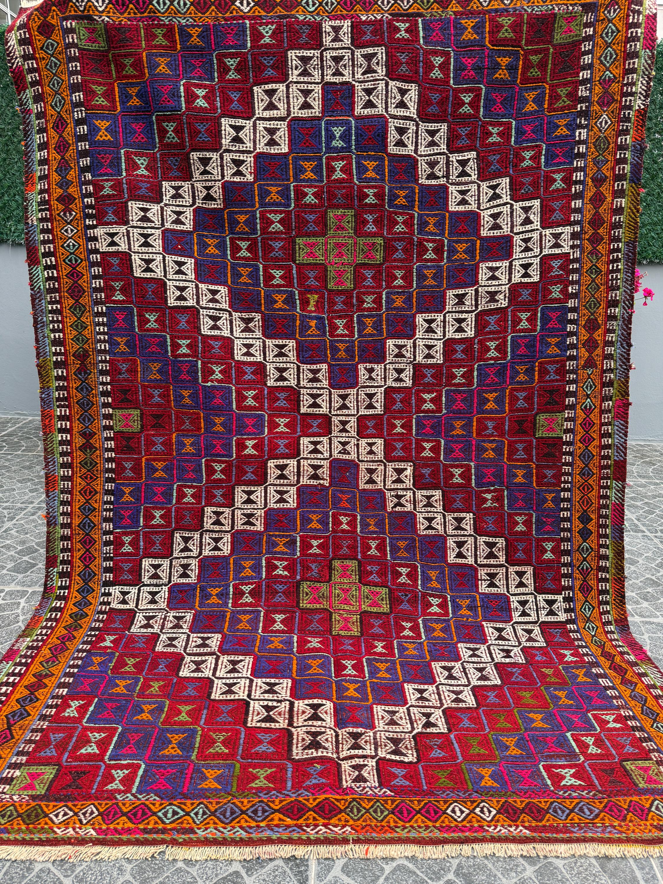 Vintage Turkish Kilim Rug, Handwoven Bohemian Decor (5.51x7.94 ft)