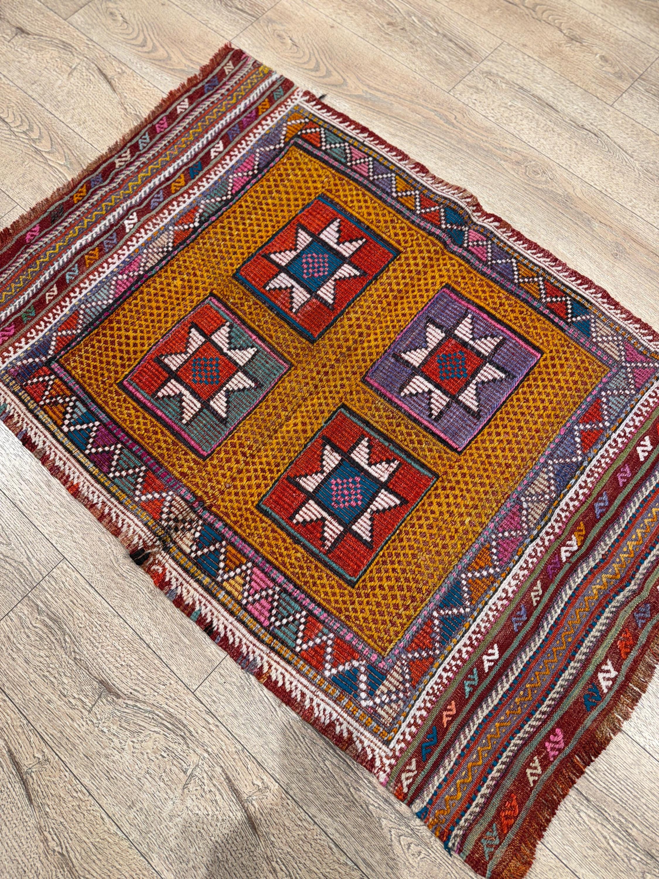 Vintage Turkish Kilim Rug – Handwoven Wool, Boho Decor (3x4.3 ft)