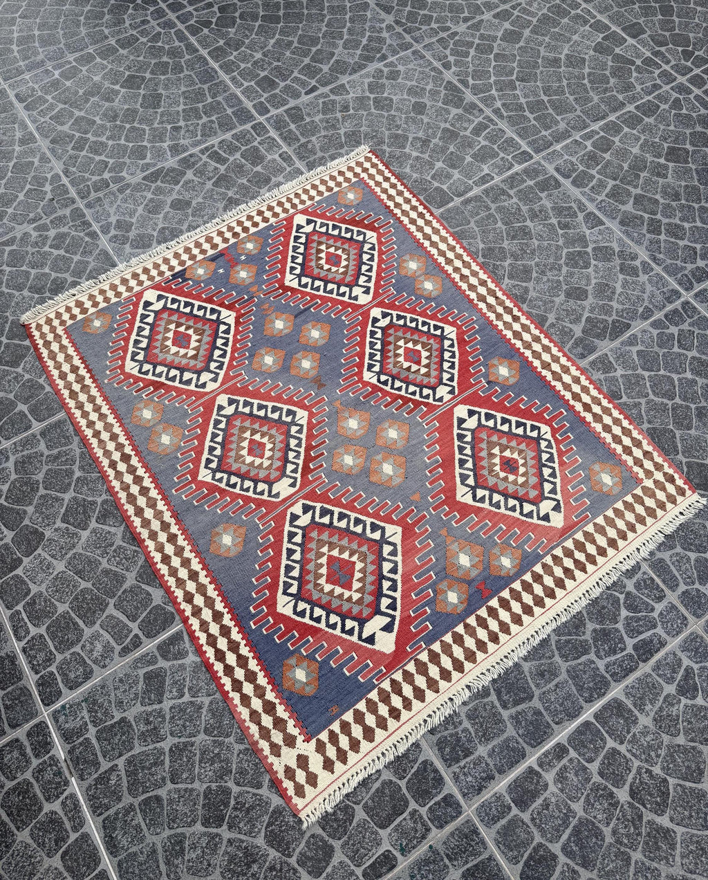 Handwoven Turkish Kilim Rug, Vintage Star Motif (3.64 x 4.33 ft)