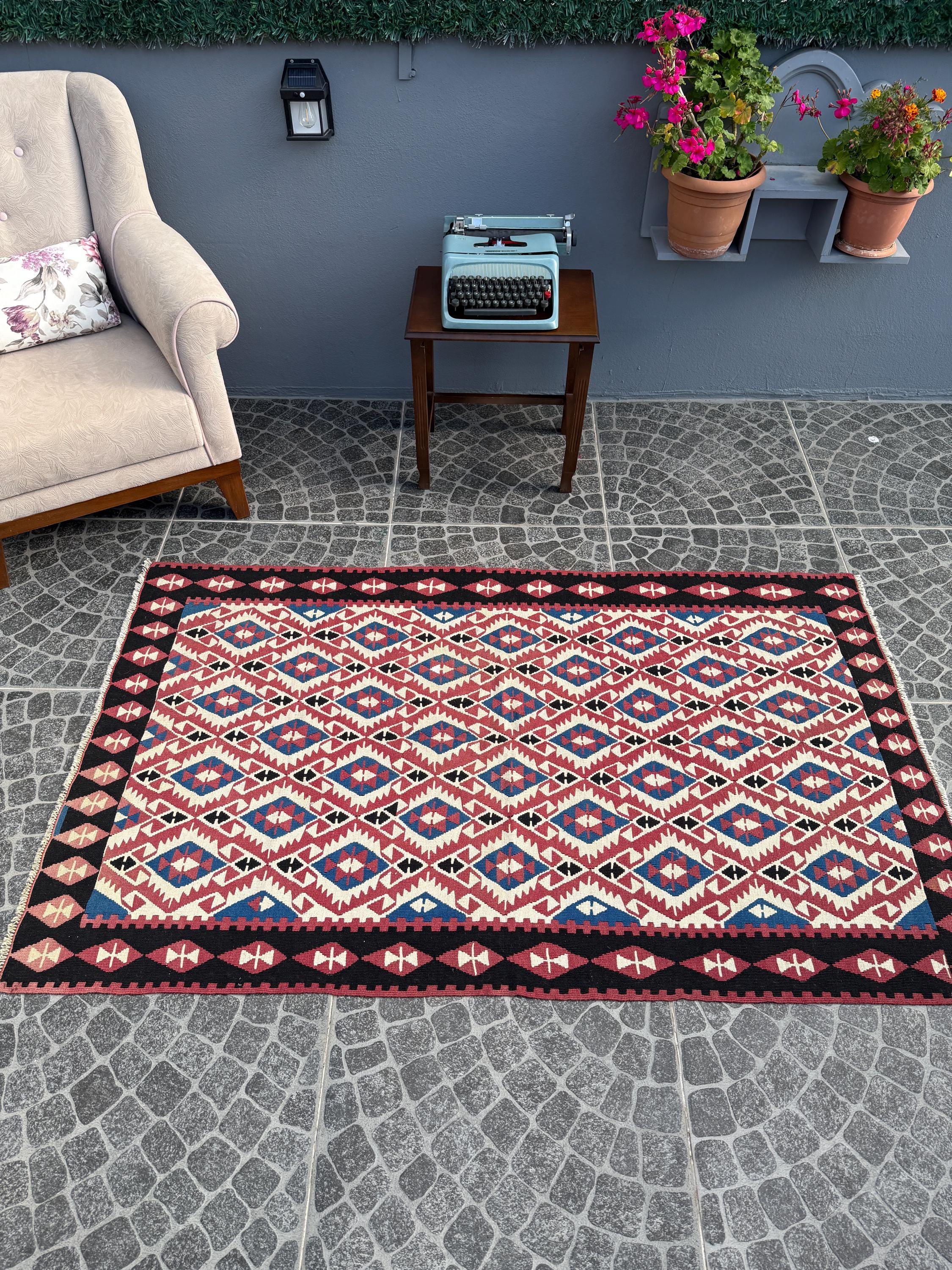 Vintage Turkish Kilim Rug, Handwoven Bohemian Decor (3.64x5.91 ft.)