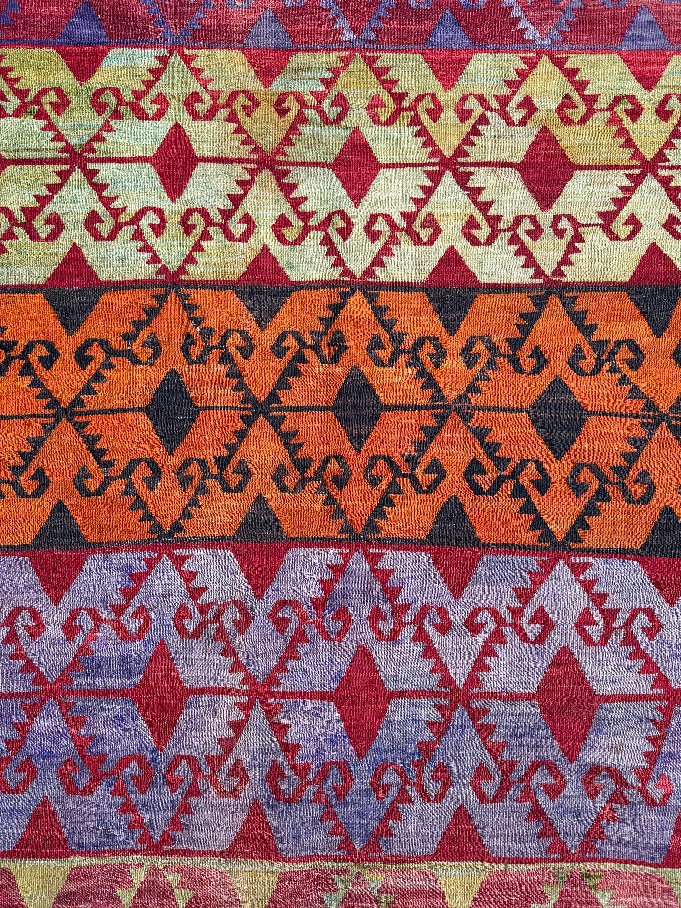 Vintage Turkish Kilim Rug, Boho Decor, Anatolian Muska Design (4.20x6.07 ft)