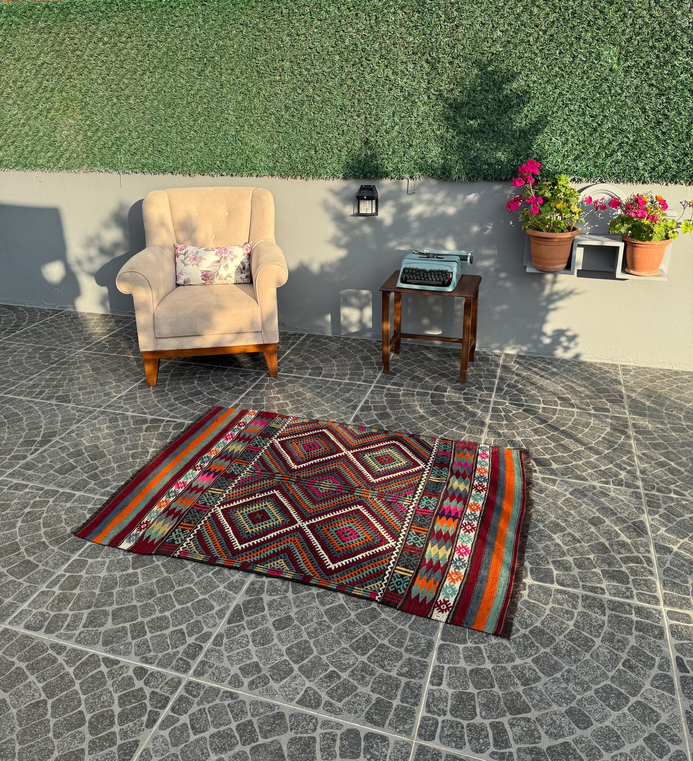 Vintage Turkish Kilim Rug, Handwoven Wool Boho Decor (3.12x4.79 ft)