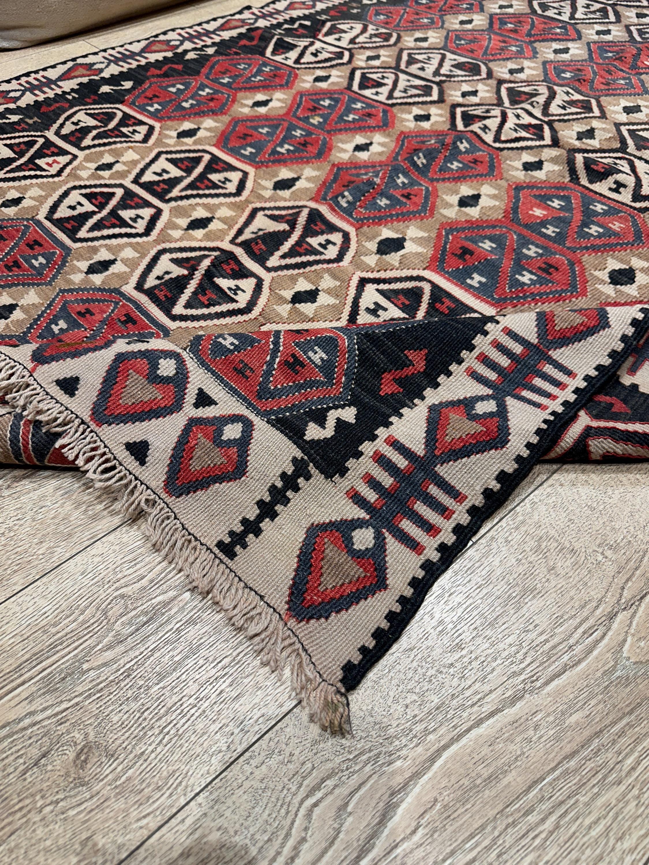 Turkish Kilim Rugs, Rugs for living room, Vintage boho decor rug, Authentic Vintage Rug, Unique Rugs, Vintage Area Rugs  - 4.2 x 6.6 ft