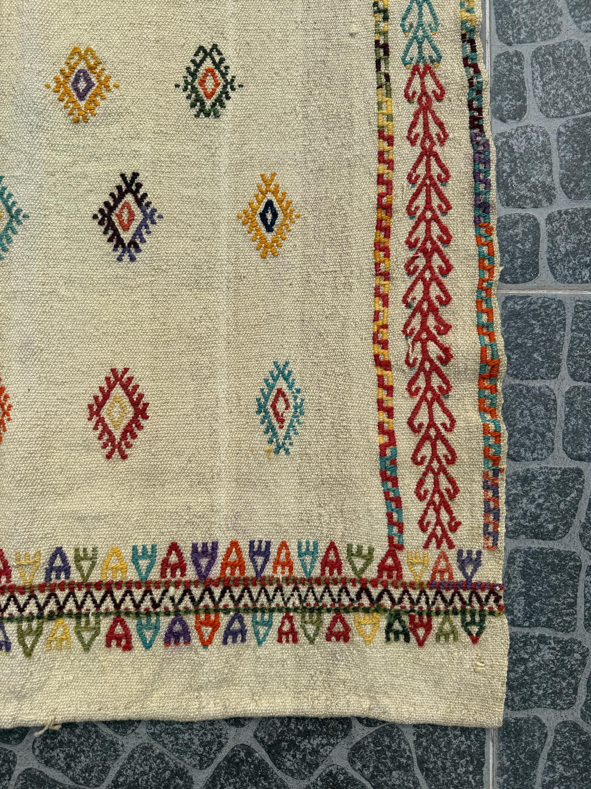 Handwoven Turkish Kilim Rug, Bohemian Geometric Accent Rug (2.89x2.95 ft)