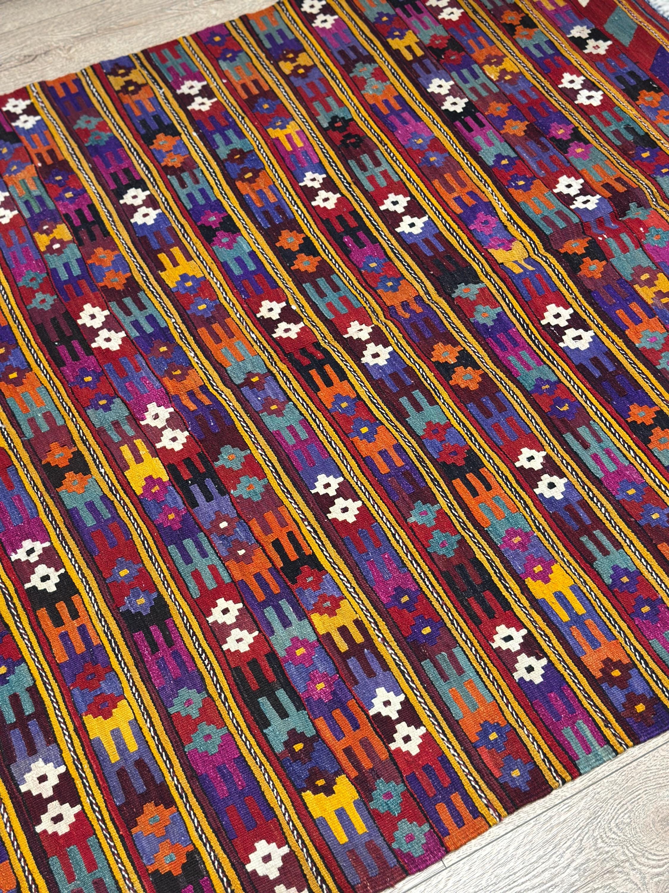 Vintage Turkish Kilim Rug, Handwoven Wool Boho Rug (4.5 x 6.8 ft)