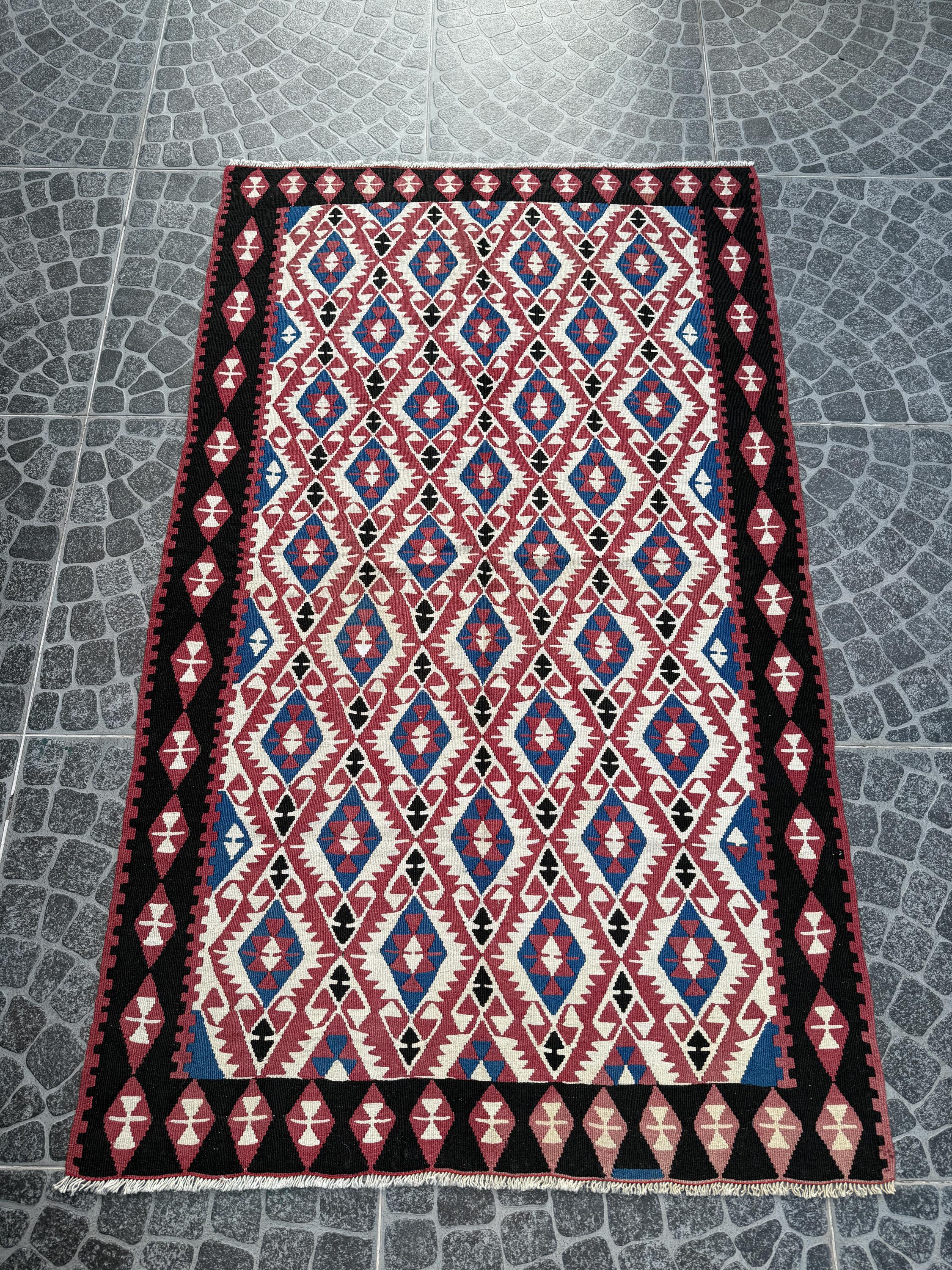 Vintage Turkish Kilim Rug, Handwoven Bohemian Decor (3.64x5.91 ft.)