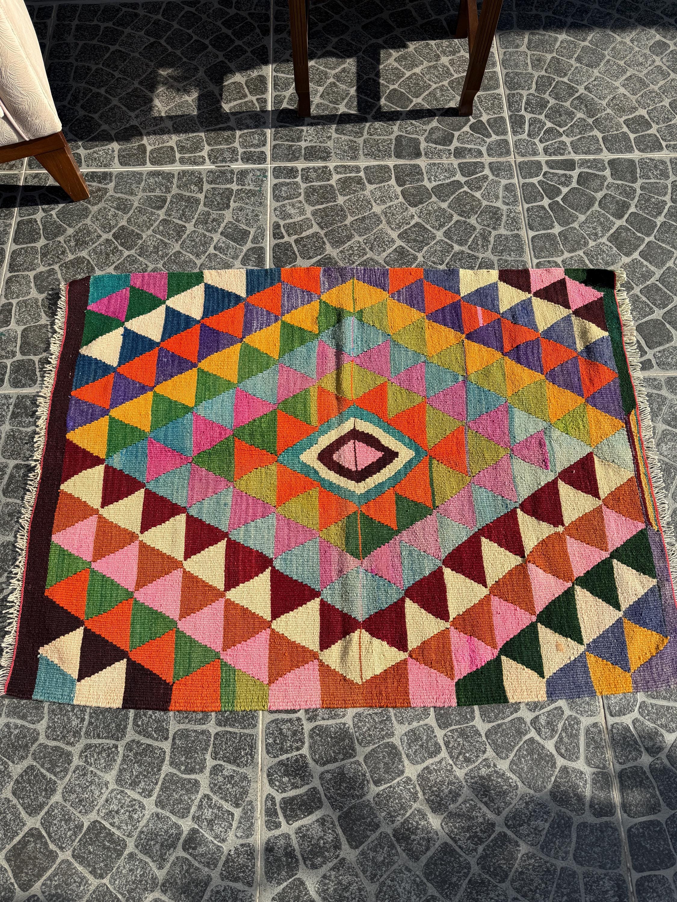 Vintage Turkish Kilim Rug, Handwoven Wool, Bohemian Decor (3.05x3.94 ft)