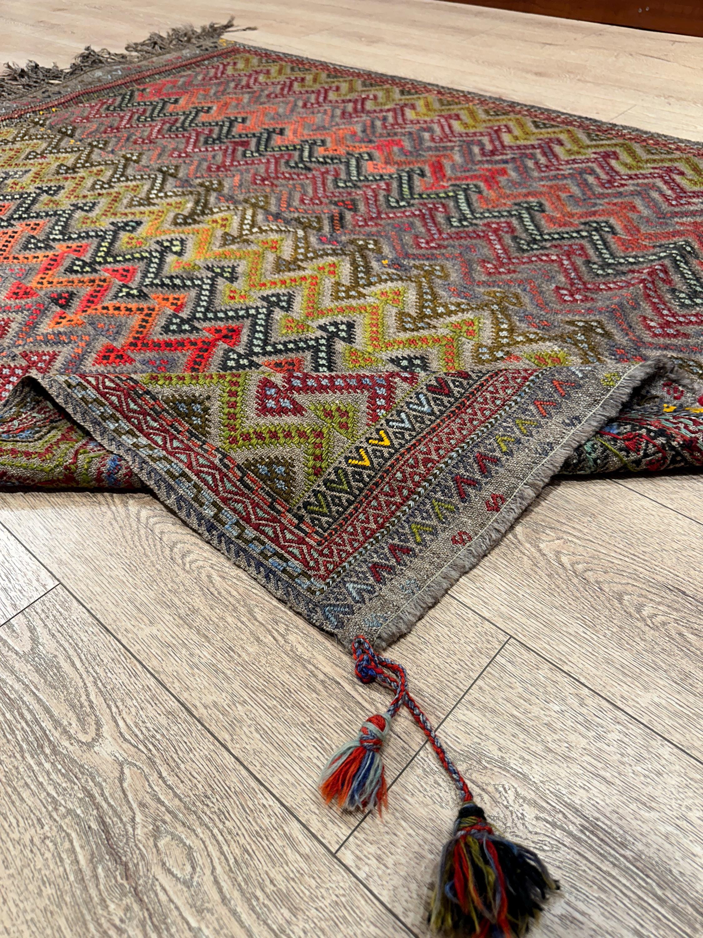 Vintage Turkish Kilim Rug, Handwoven Wool Area Rug (4.3 x 5.5 ft)