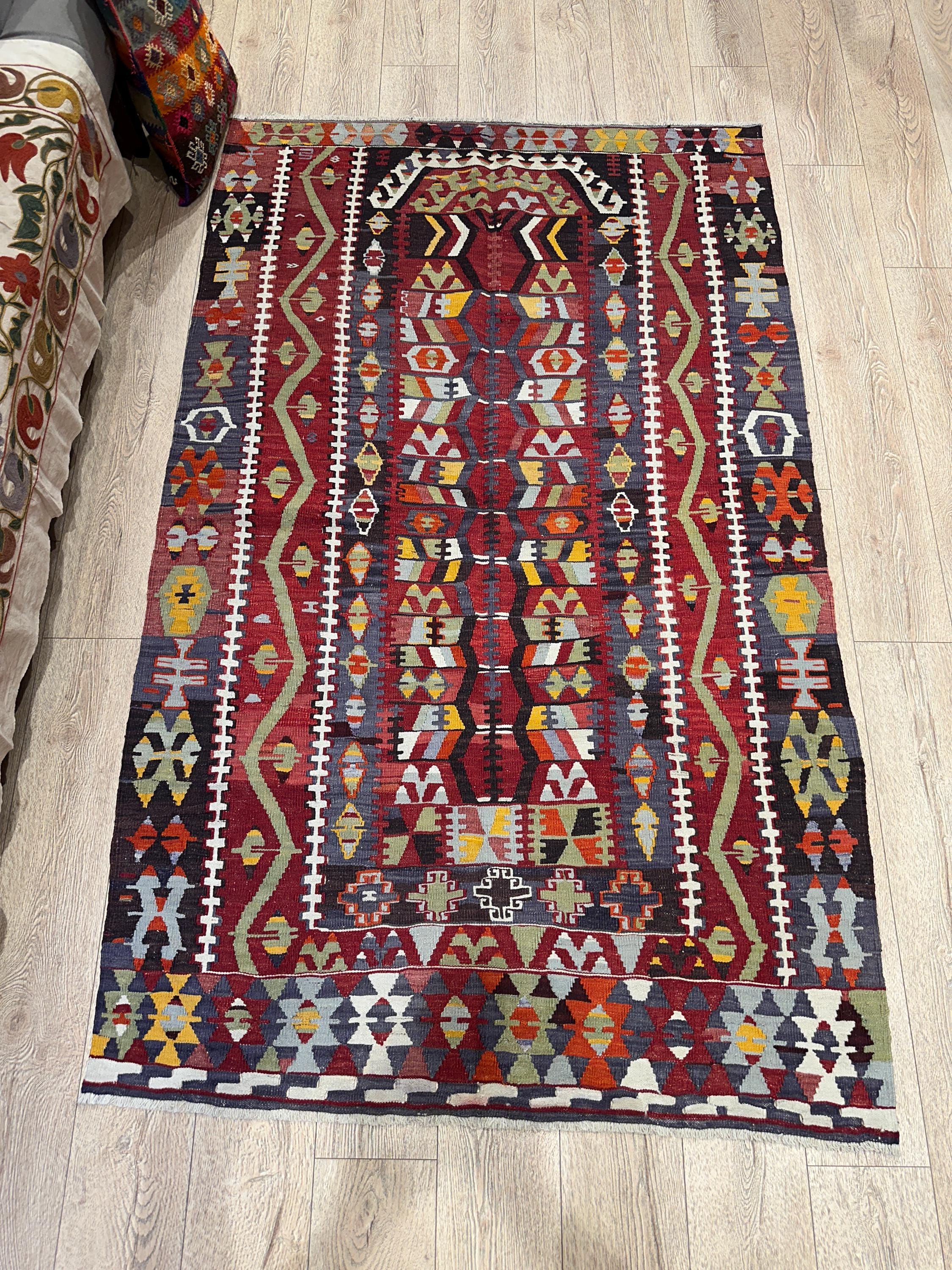 Vintage Turkish Kilim Rug, Handwoven Wool Boho Decor (4.26 x 7.08 ft)