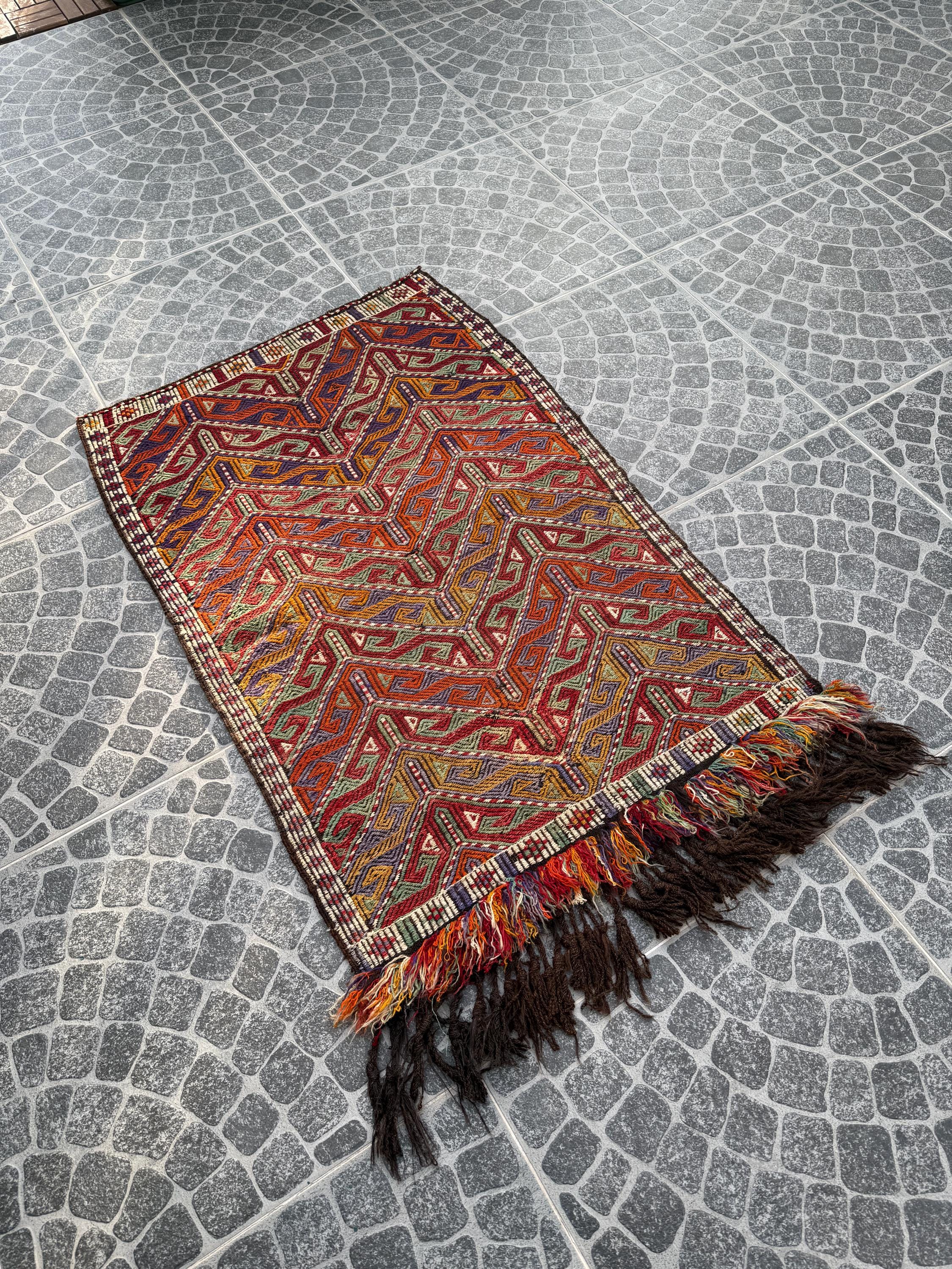 Vintage Turkish Kilim Rug: Handwoven Wool Cicim Rug (2.79x4.00 ft)