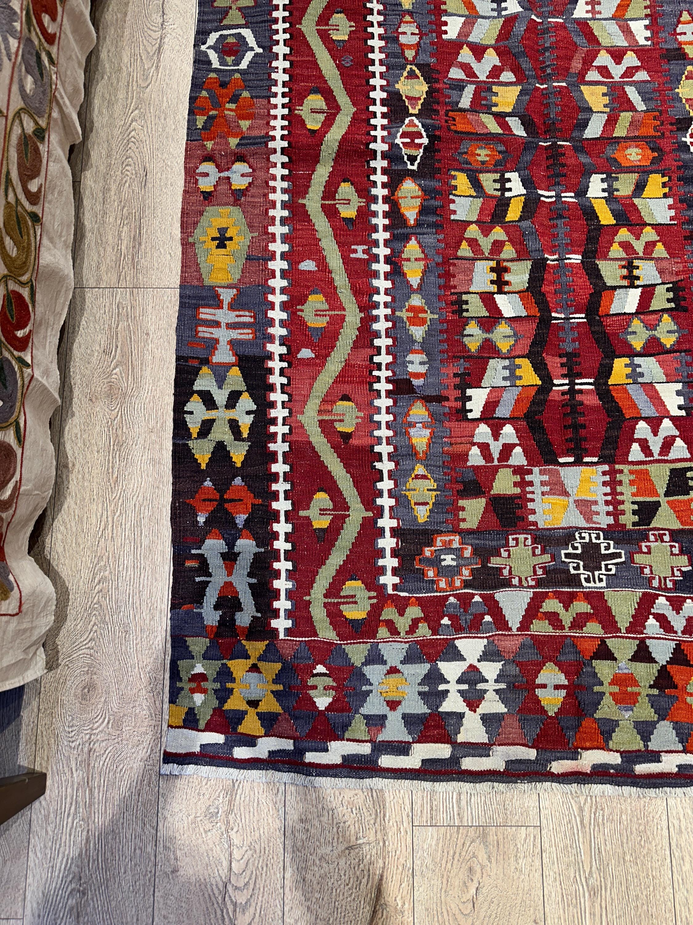 Vintage Turkish Kilim Rug, Handwoven Wool Boho Decor (4.26 x 7.08 ft)