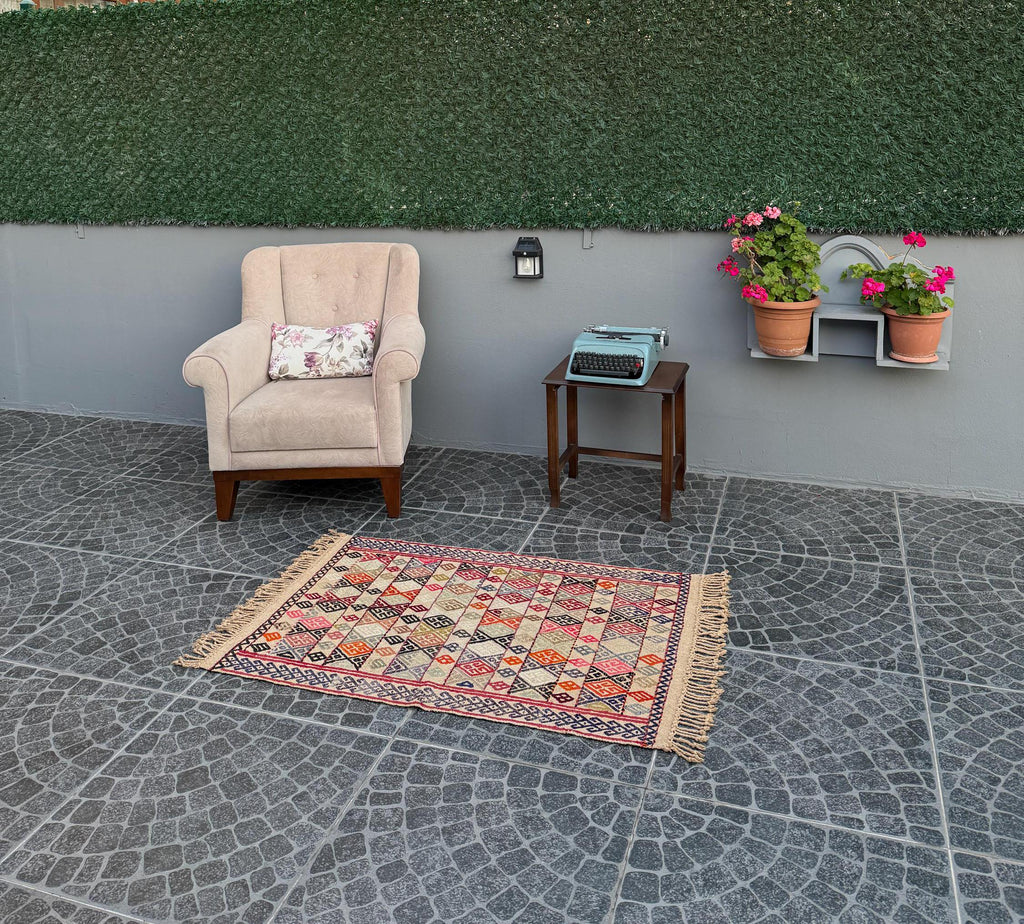 Handwoven Vintage Turkish Cicim Rug, Bohemian Tribal Wool Rug (2.72x4.04 ft)