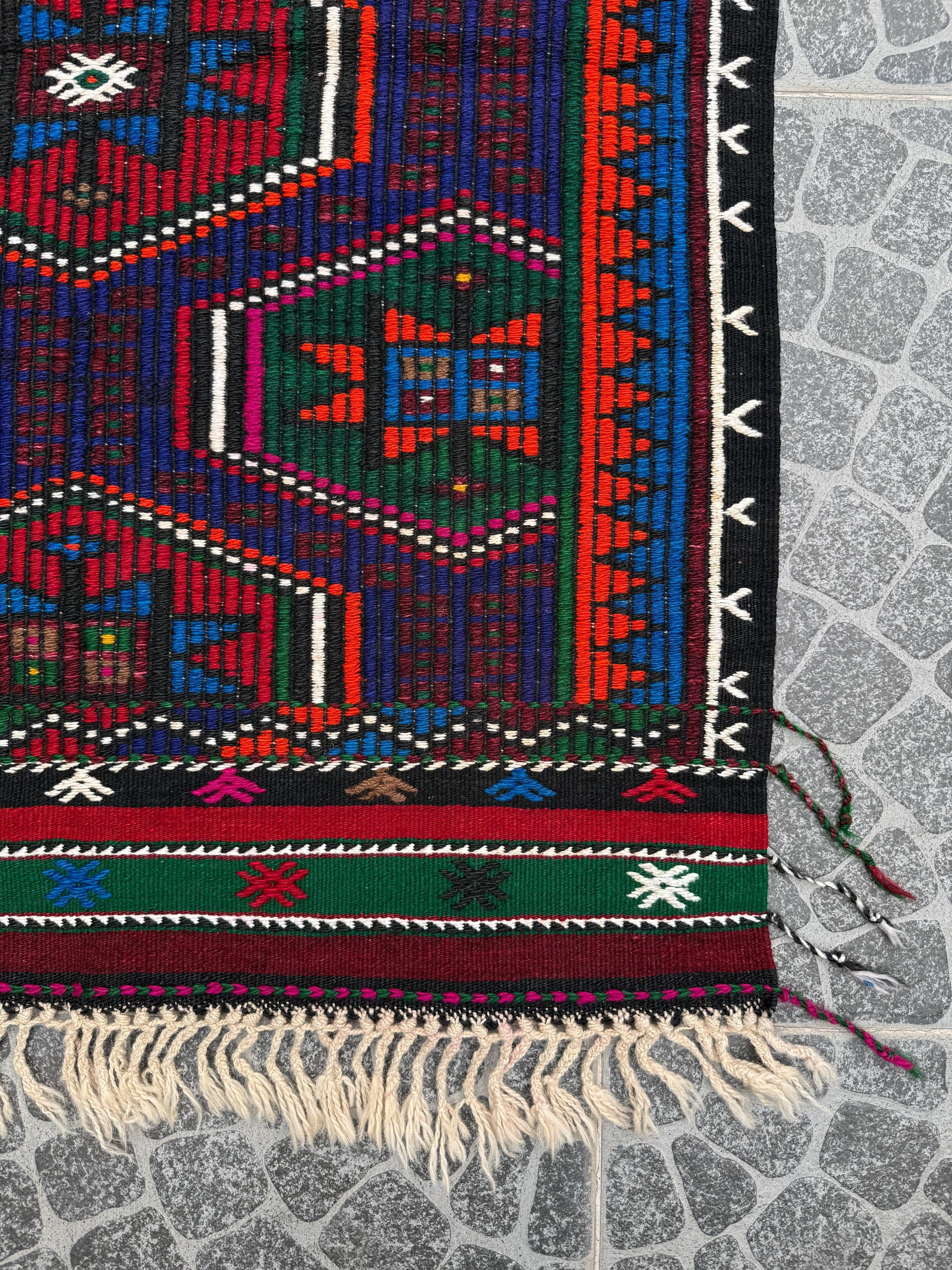 Vintage Turkish Kilim Rug, Handwoven Boho Decor (2.89x4.00 ft)