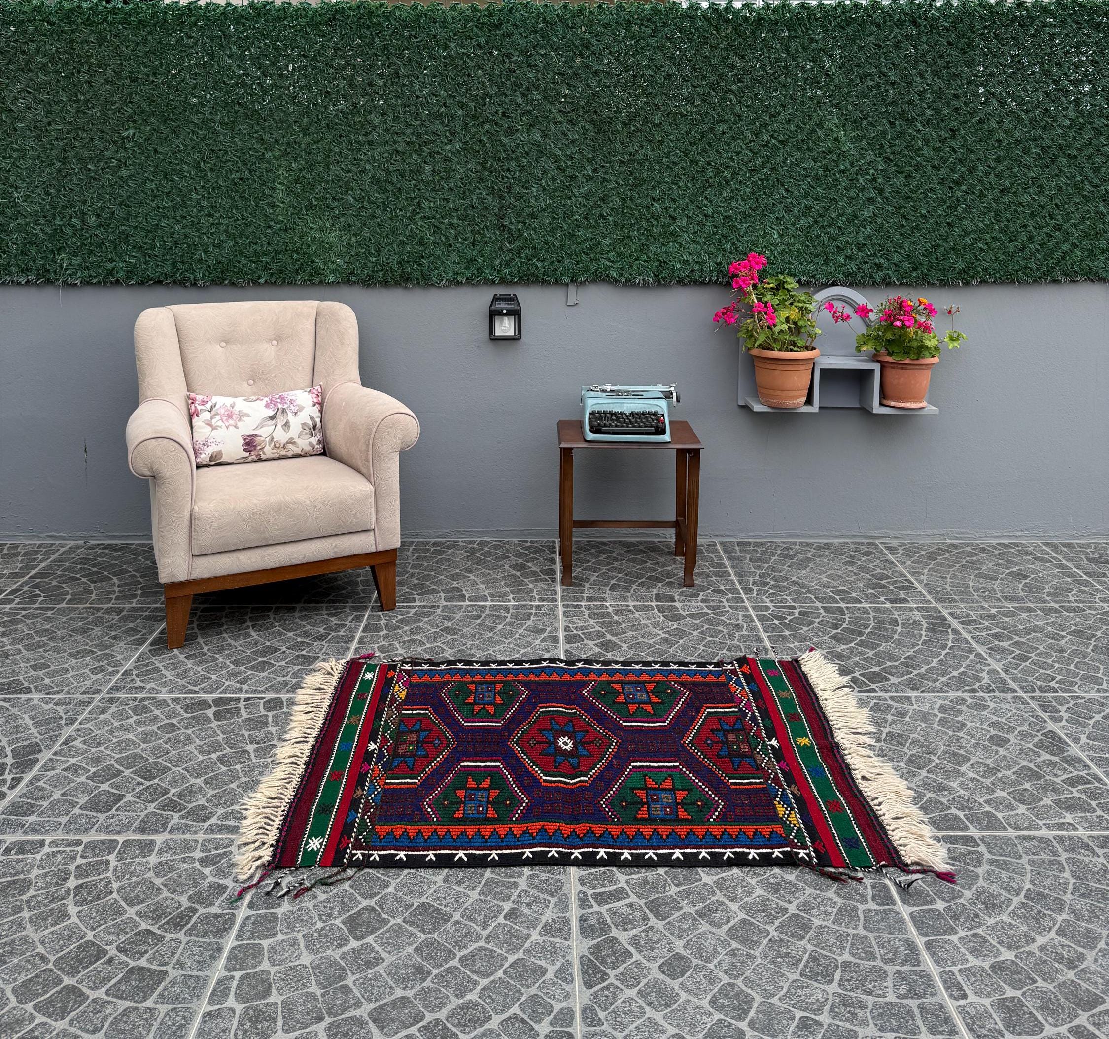 Vintage Turkish Kilim Rug, Handwoven Boho Decor (2.89x4.00 ft)